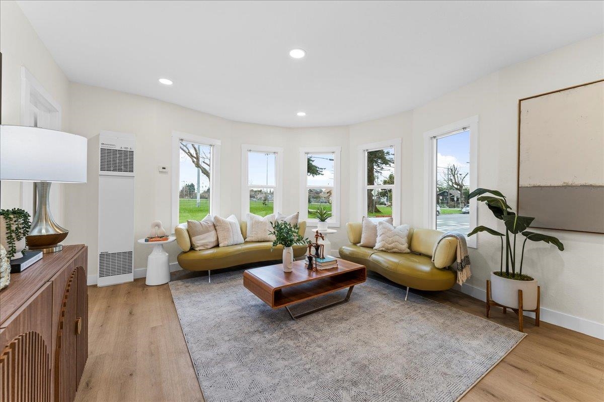 Detail Gallery Image 3 of 59 For 2717 Mabel St, Berkeley,  CA 94702 - – Beds | – Baths