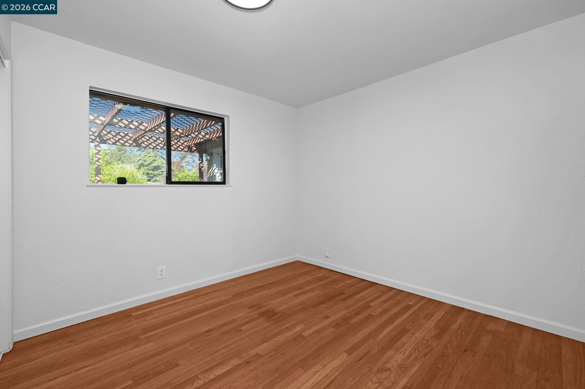 Detail Gallery Image 13 of 29 For 1921 Gilly Lane, Concord,  CA 94518 - 3 Beds | 2/1 Baths