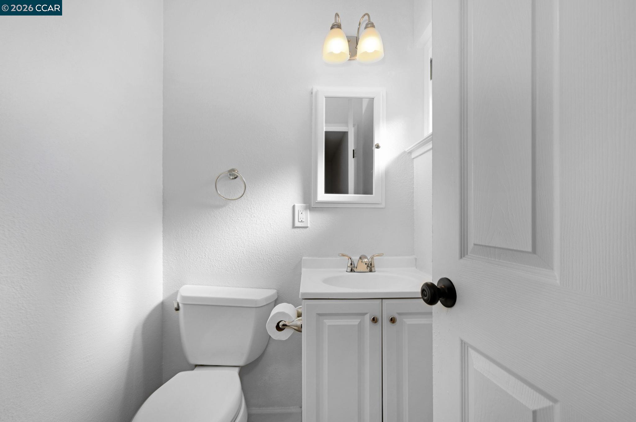 Detail Gallery Image 17 of 29 For 1921 Gilly Lane, Concord,  CA 94518 - 3 Beds | 2/1 Baths