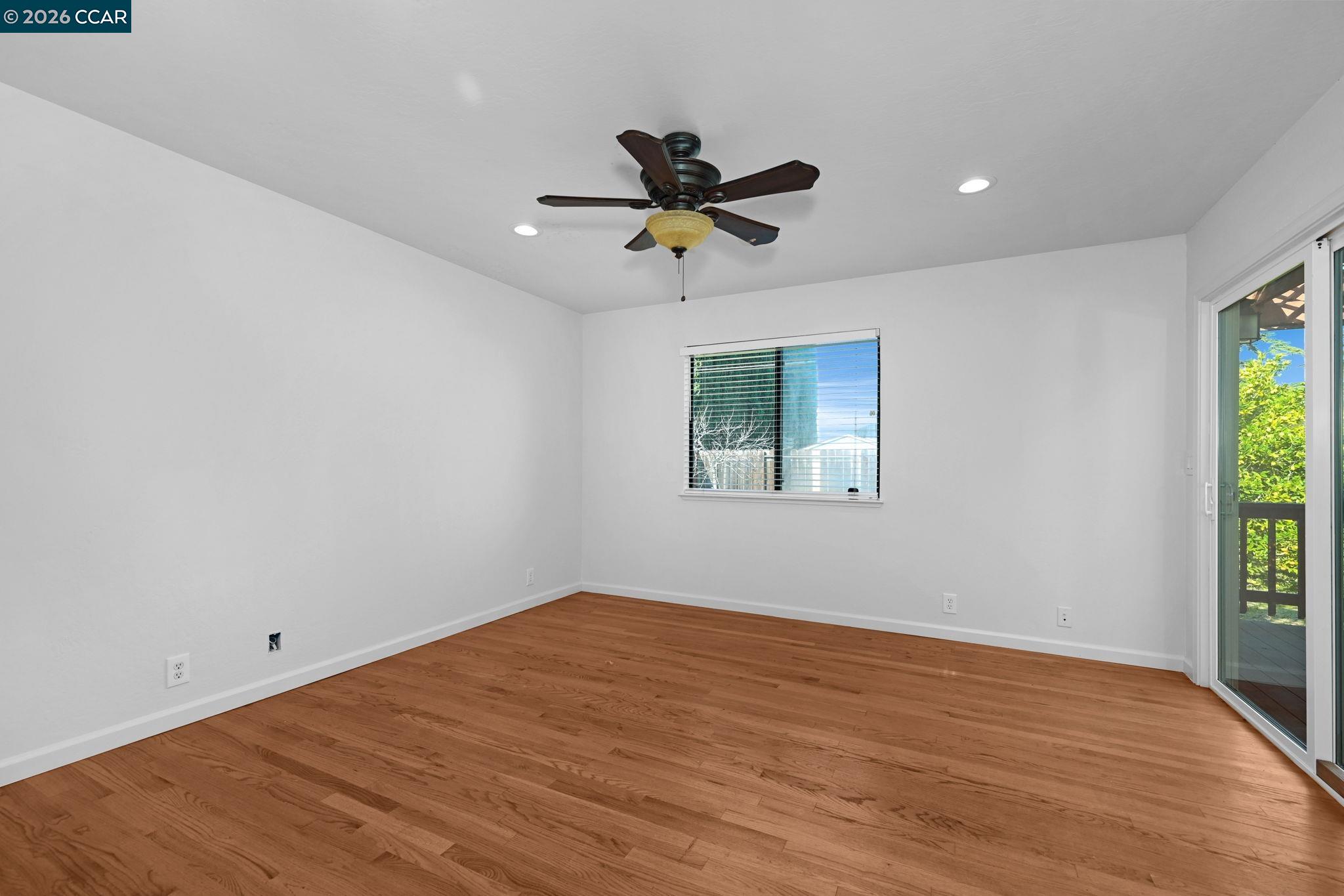 Detail Gallery Image 19 of 29 For 1921 Gilly Lane, Concord,  CA 94518 - 3 Beds | 2/1 Baths