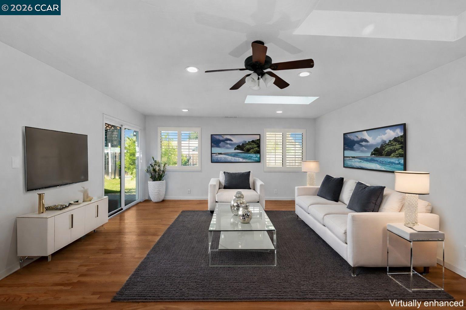 Detail Gallery Image 8 of 29 For 1921 Gilly Lane, Concord,  CA 94518 - 3 Beds | 2/1 Baths