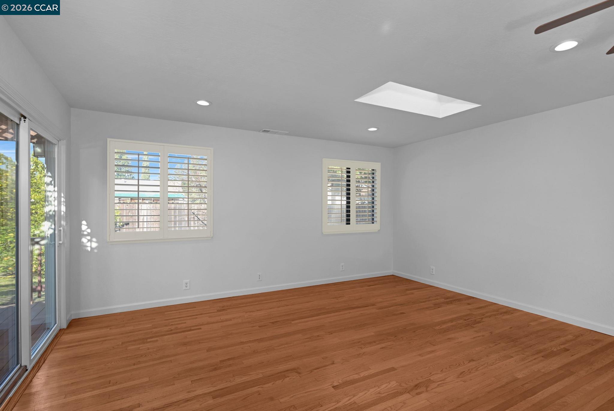 Detail Gallery Image 10 of 29 For 1921 Gilly Lane, Concord,  CA 94518 - 3 Beds | 2/1 Baths