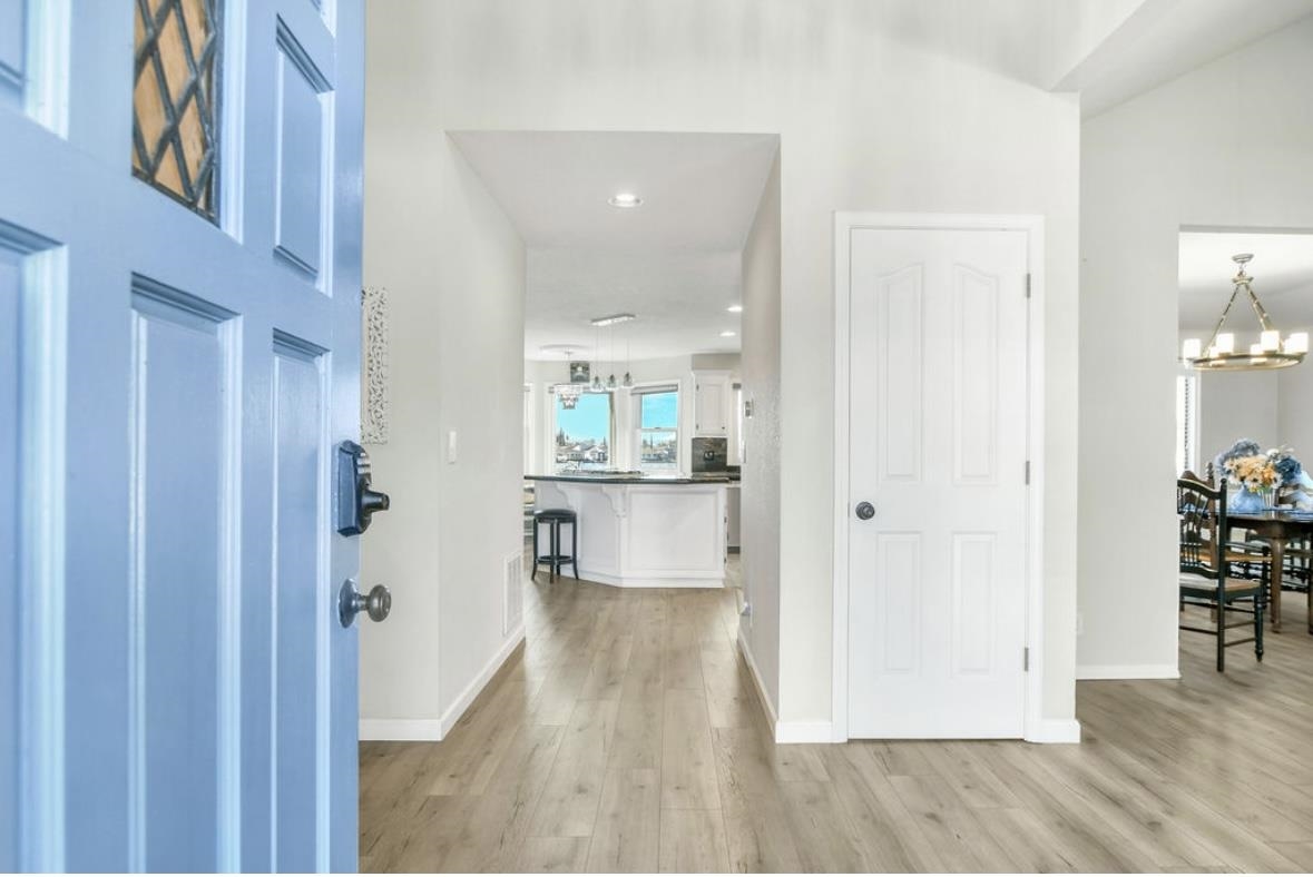 Detail Gallery Image 10 of 35 For 730 Beaver Ln, Discovery Bay,  CA 94505 - 4 Beds | 3 Baths