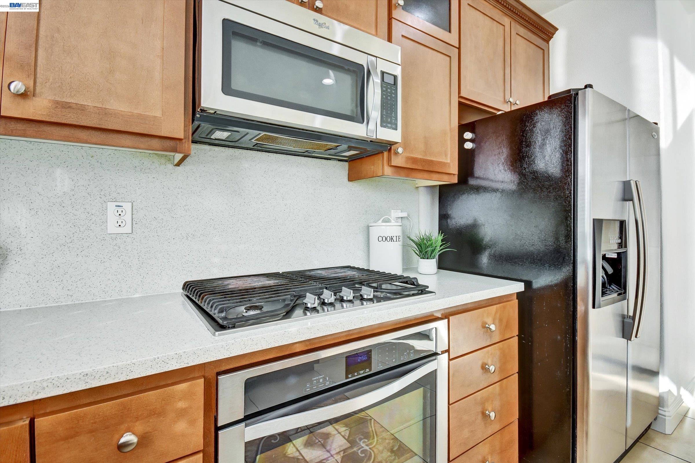 Detail Gallery Image 13 of 32 For 6111 Hyde Park Dr, Gilroy,  CA 95020 - 4 Beds | 2/1 Baths
