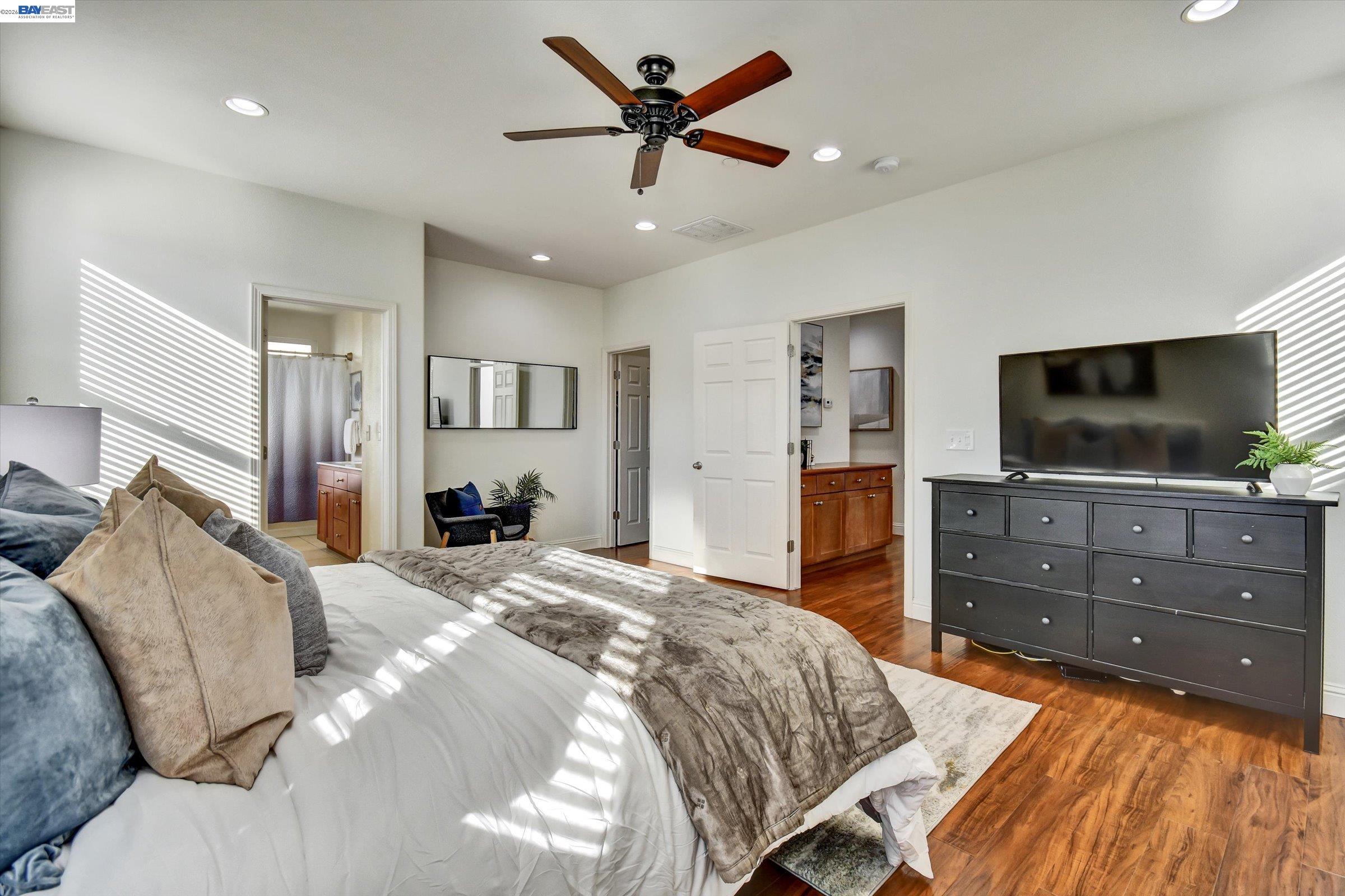 Detail Gallery Image 20 of 32 For 6111 Hyde Park Dr, Gilroy,  CA 95020 - 4 Beds | 2/1 Baths