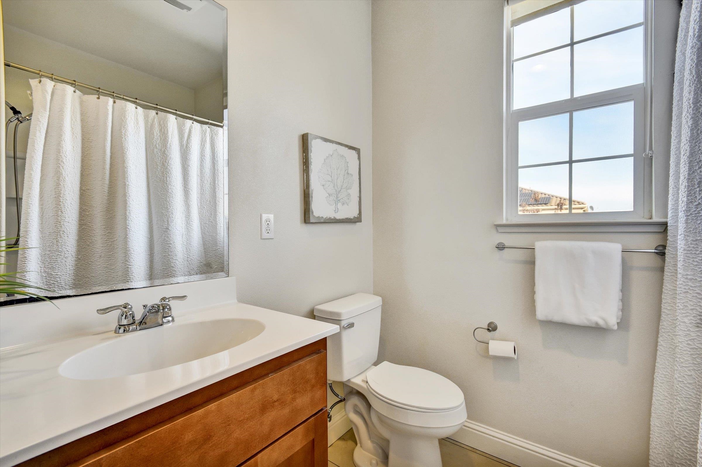 Detail Gallery Image 27 of 32 For 6111 Hyde Park Dr, Gilroy,  CA 95020 - 4 Beds | 2/1 Baths