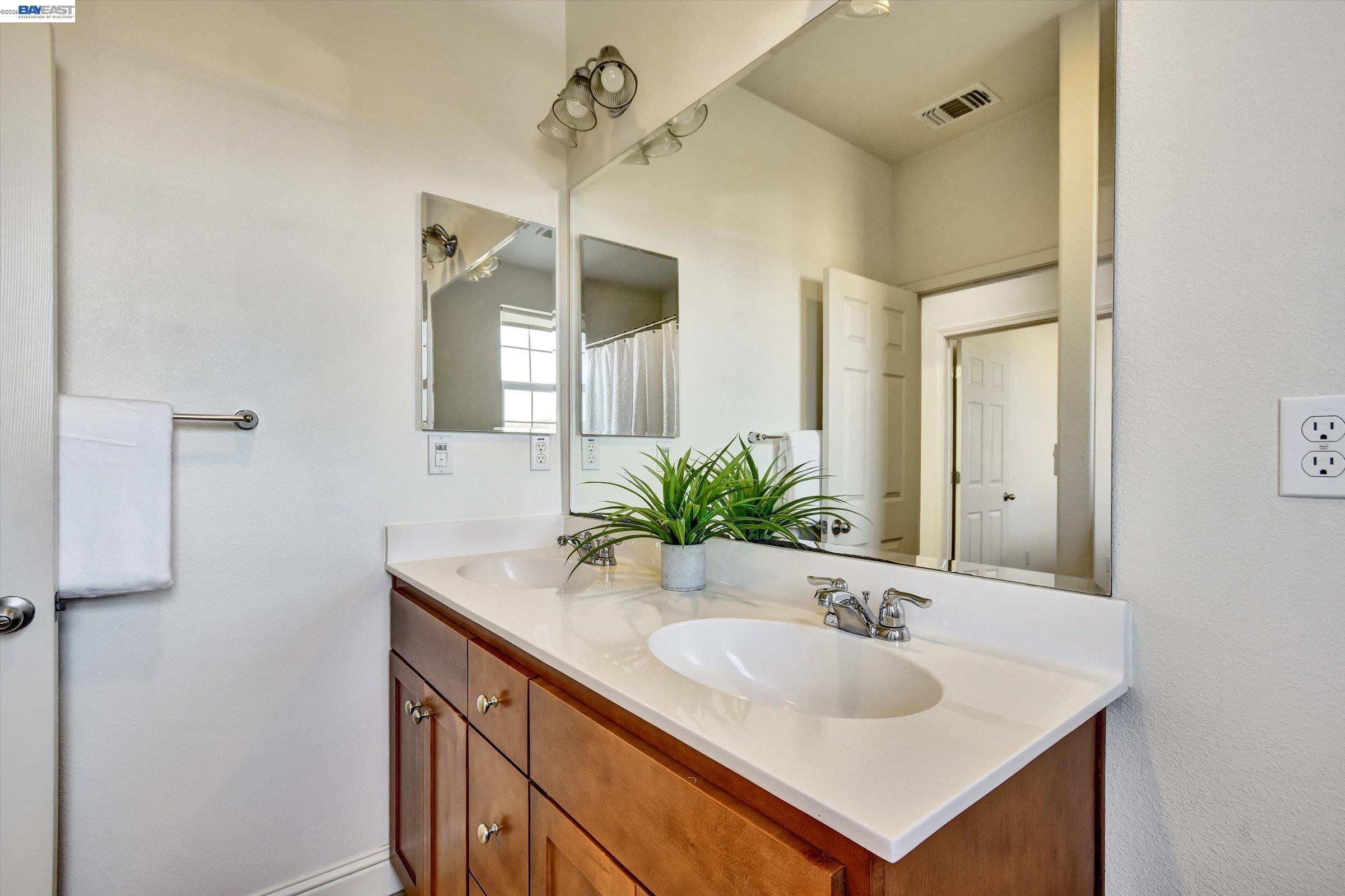 Detail Gallery Image 27 of 32 For 6111 Hyde Park Dr, Gilroy,  CA 95020 - 4 Beds | 2/1 Baths