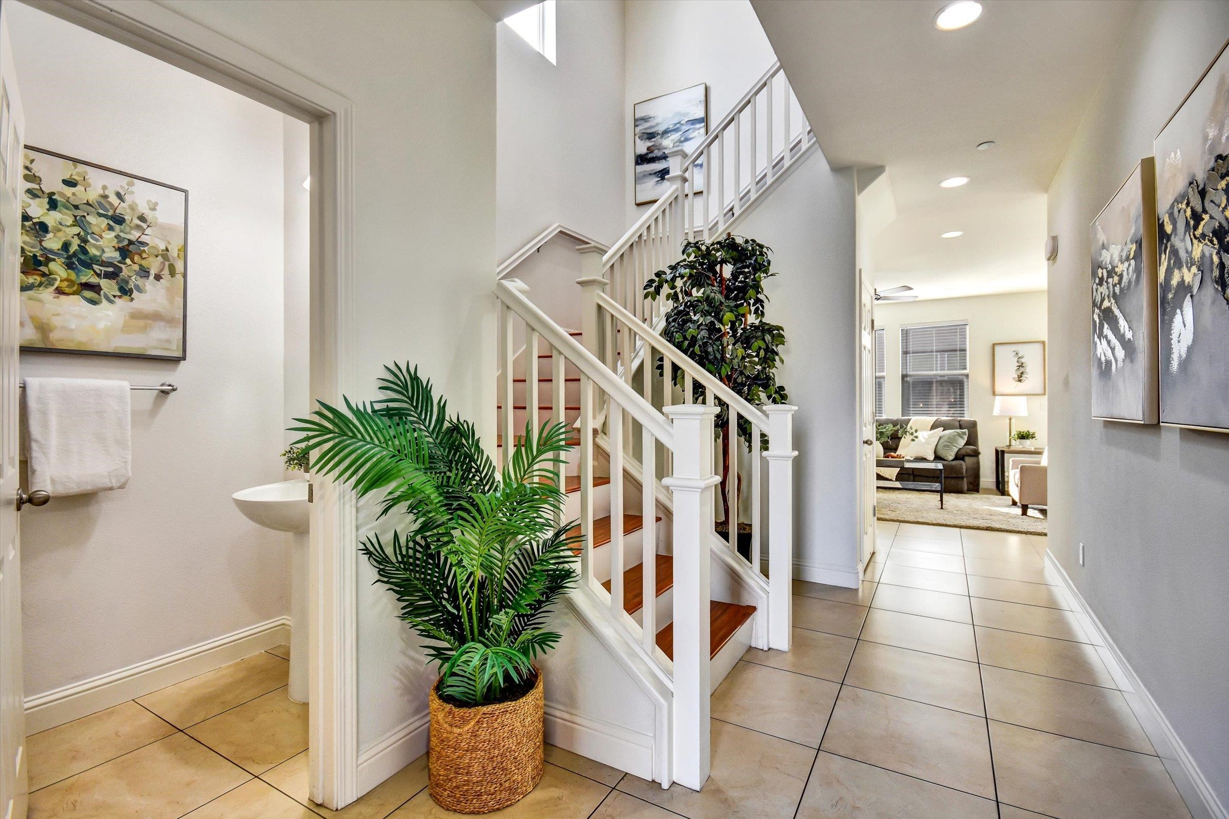 Detail Gallery Image 6 of 32 For 6111 Hyde Park Dr, Gilroy,  CA 95020 - 4 Beds | 2/1 Baths