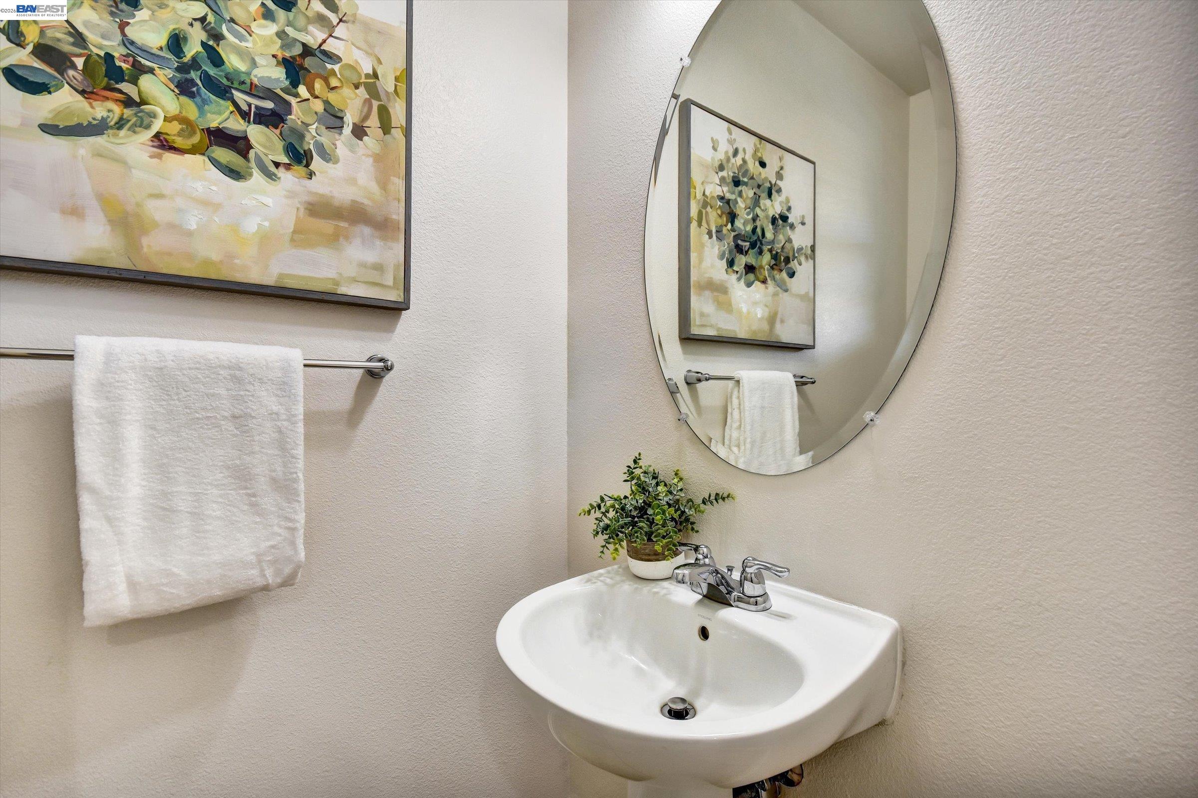 Detail Gallery Image 6 of 32 For 6111 Hyde Park Dr, Gilroy,  CA 95020 - 4 Beds | 2/1 Baths