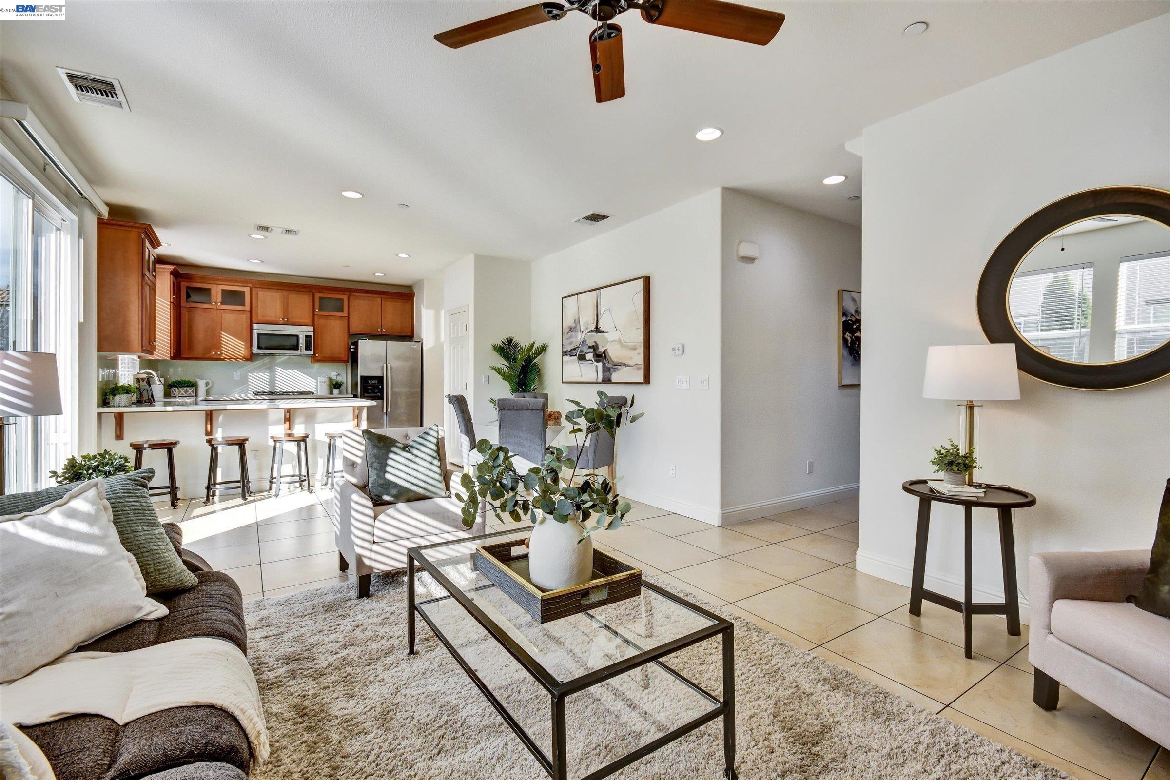 Detail Gallery Image 9 of 32 For 6111 Hyde Park Dr, Gilroy,  CA 95020 - 4 Beds | 2/1 Baths