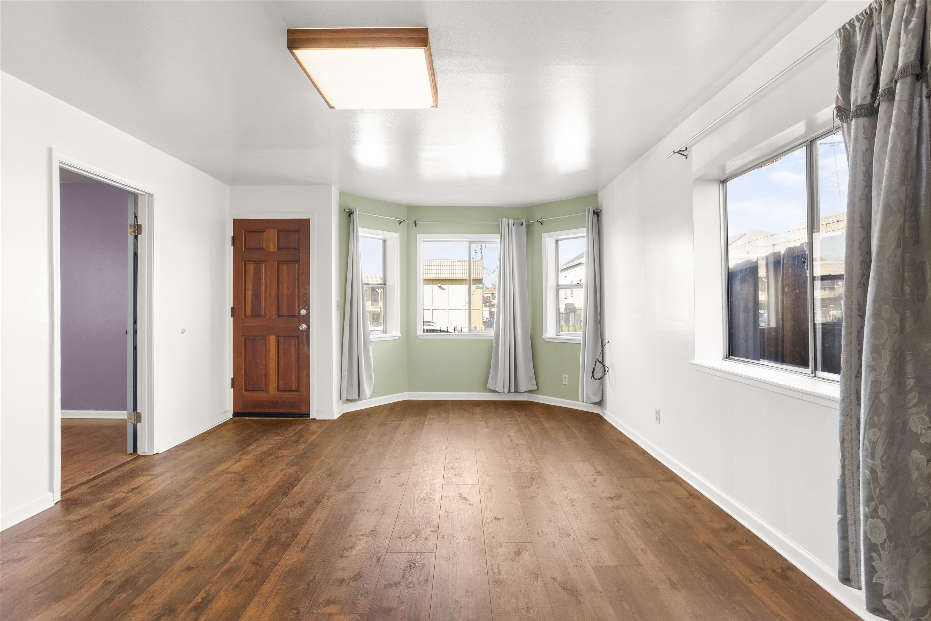 Detail Gallery Image 4 of 17 For 1418 15th, Oakland,  CA 94606 - – Beds | – Baths