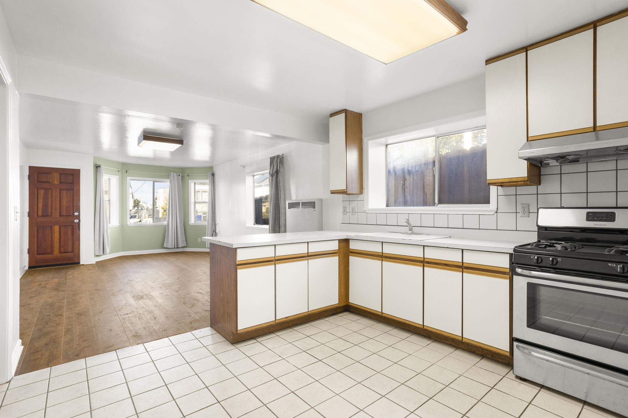 Detail Gallery Image 9 of 17 For 1418 15th, Oakland,  CA 94606 - – Beds | – Baths