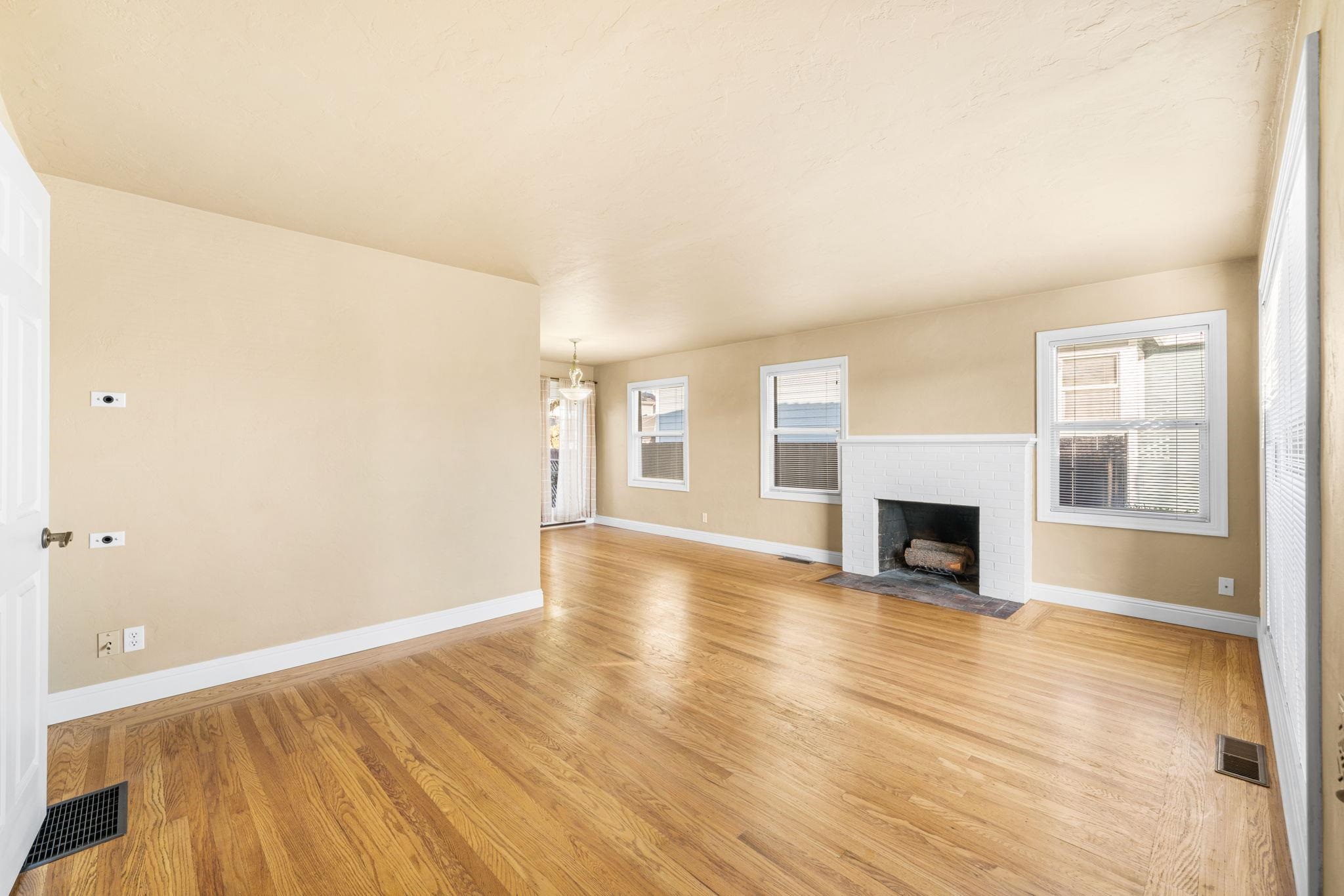 Detail Gallery Image 2 of 24 For 2342 Palm Ave, Livermore,  CA 94550 - 3 Beds | 2 Baths