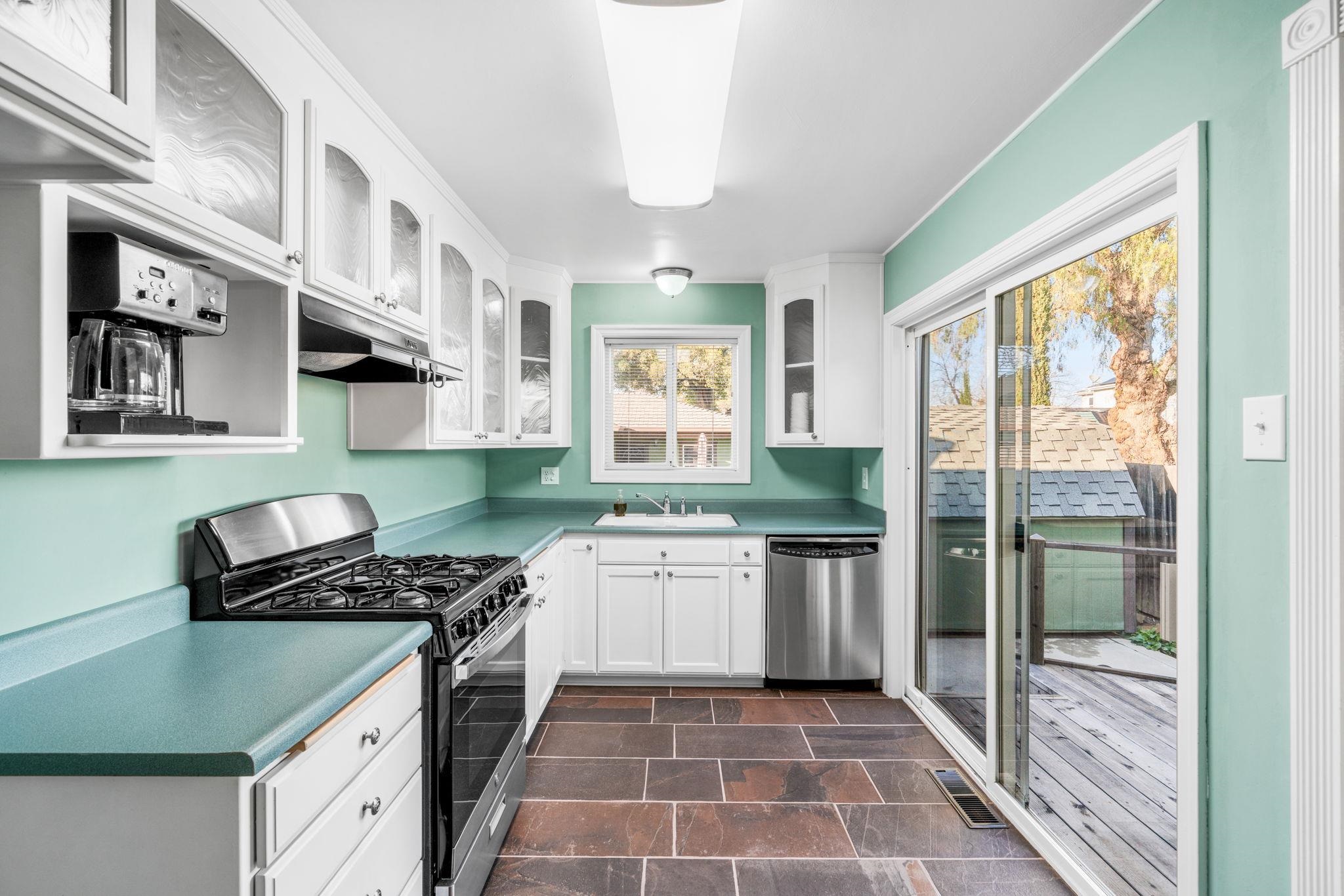 Detail Gallery Image 8 of 24 For 2342 Palm Ave, Livermore,  CA 94550 - 3 Beds | 2 Baths