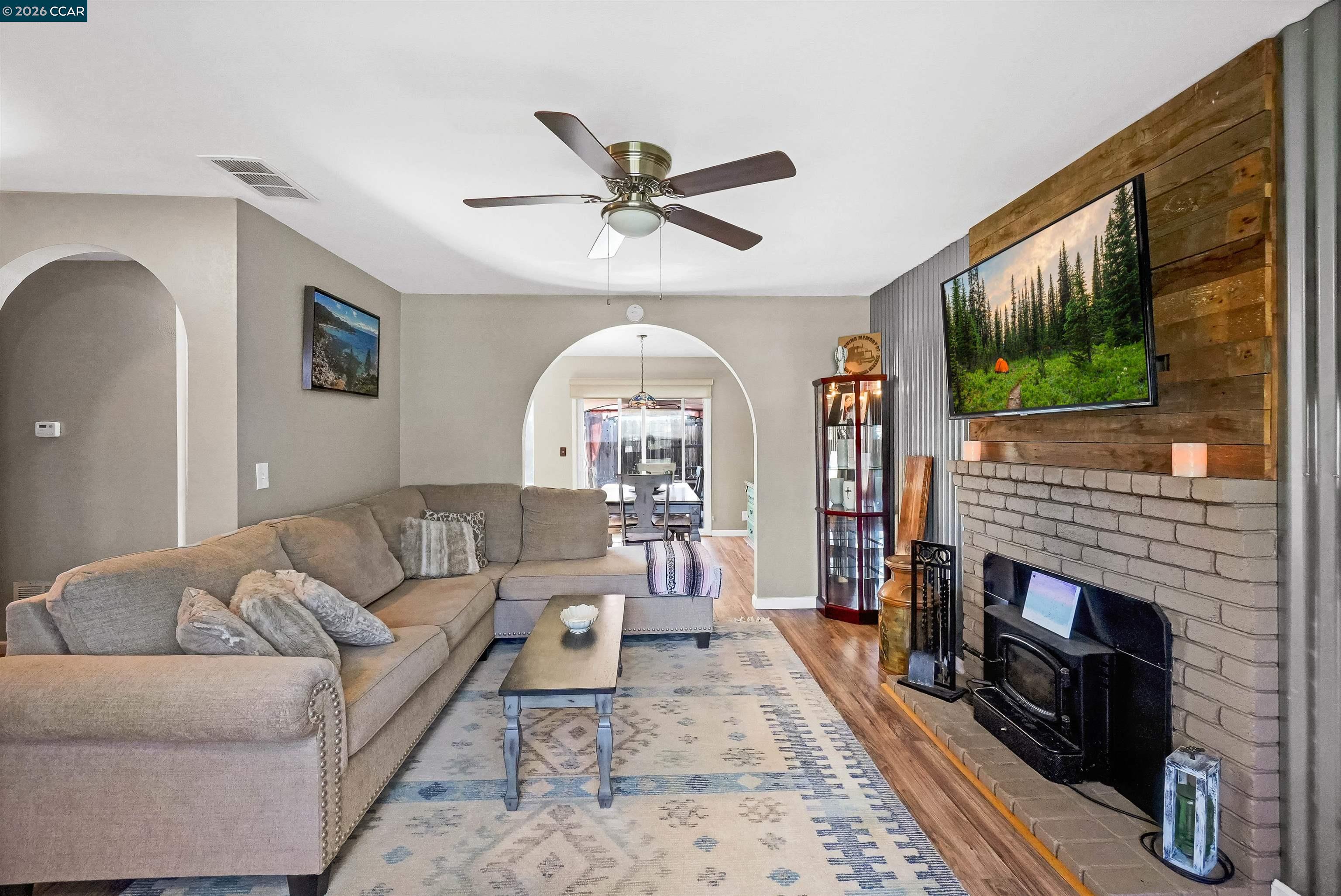 Detail Gallery Image 12 of 50 For 1425 W Cypress Rd, Oakley,  CA 94561 - 3 Beds | 2 Baths