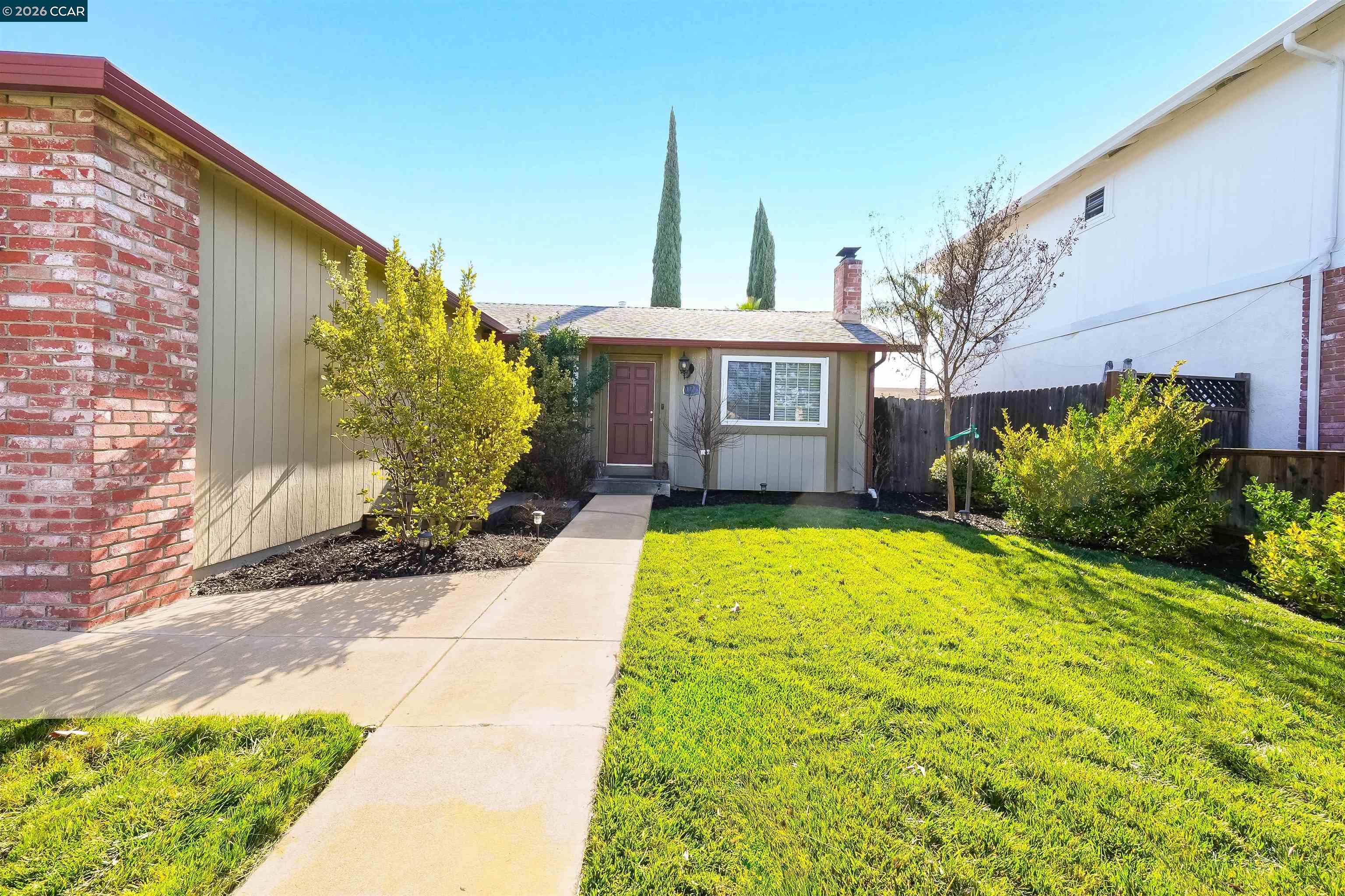 Detail Gallery Image 4 of 50 For 1425 W Cypress Rd, Oakley,  CA 94561 - 3 Beds | 2 Baths