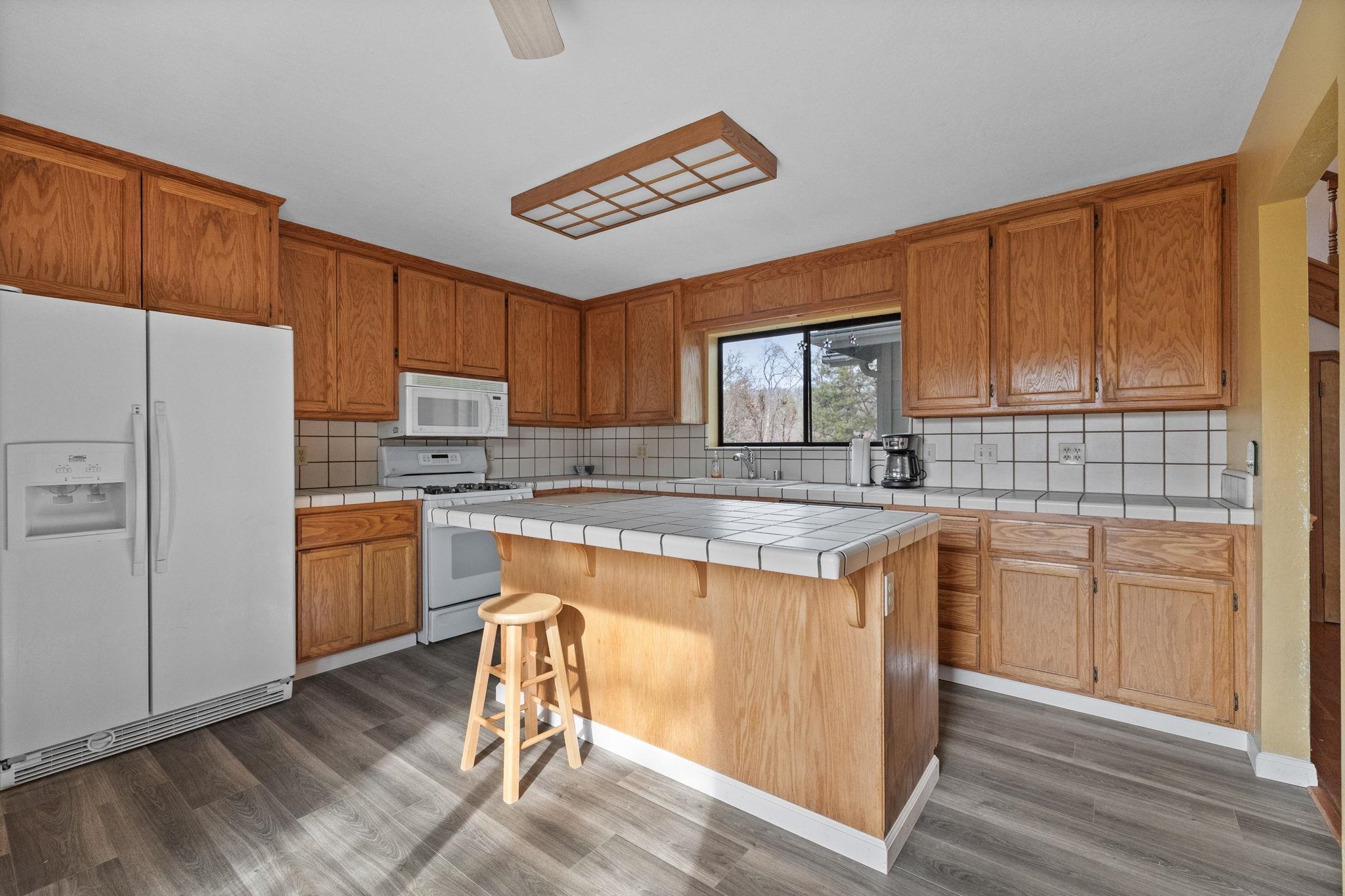 Detail Gallery Image 15 of 50 For 16177 Acorn, Sonora,  CA 95370-9670 - 4 Beds | 2/1 Baths