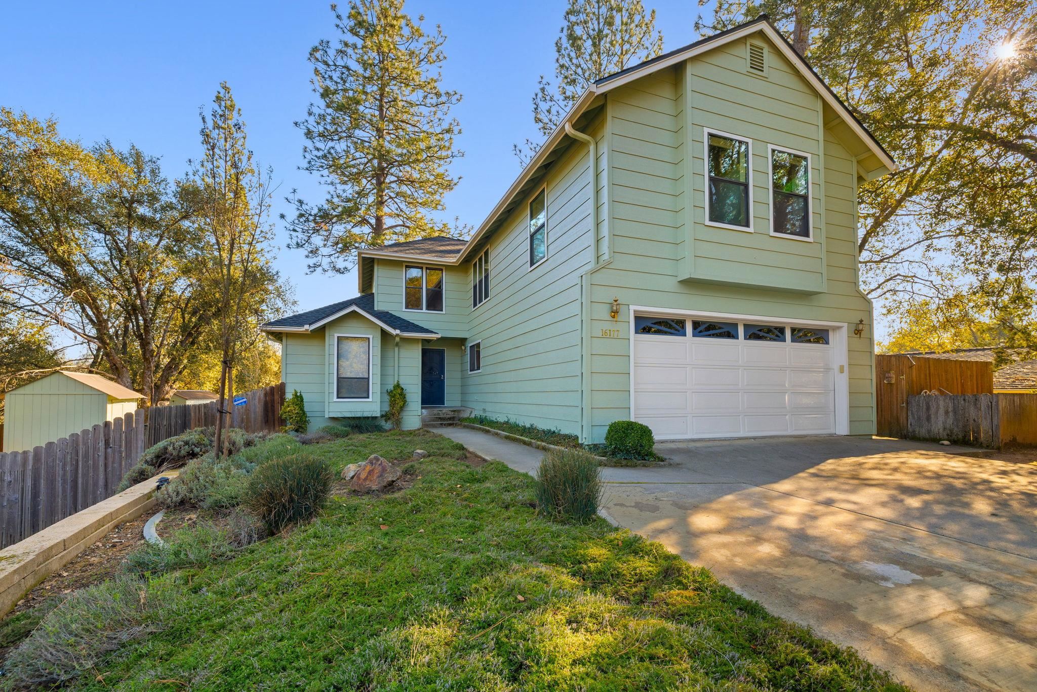 Detail Gallery Image 4 of 50 For 16177 Acorn, Sonora,  CA 95370-9670 - 4 Beds | 2/1 Baths