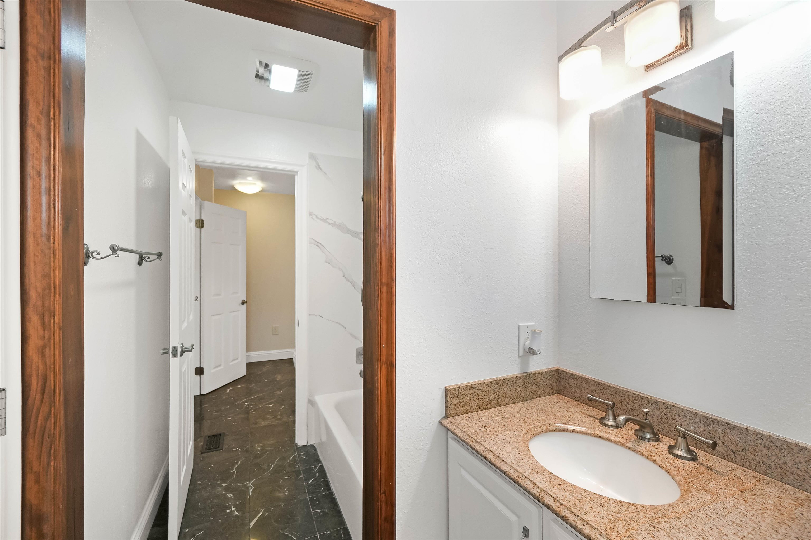 Photo #20: 41123216 Listing: Photo #20