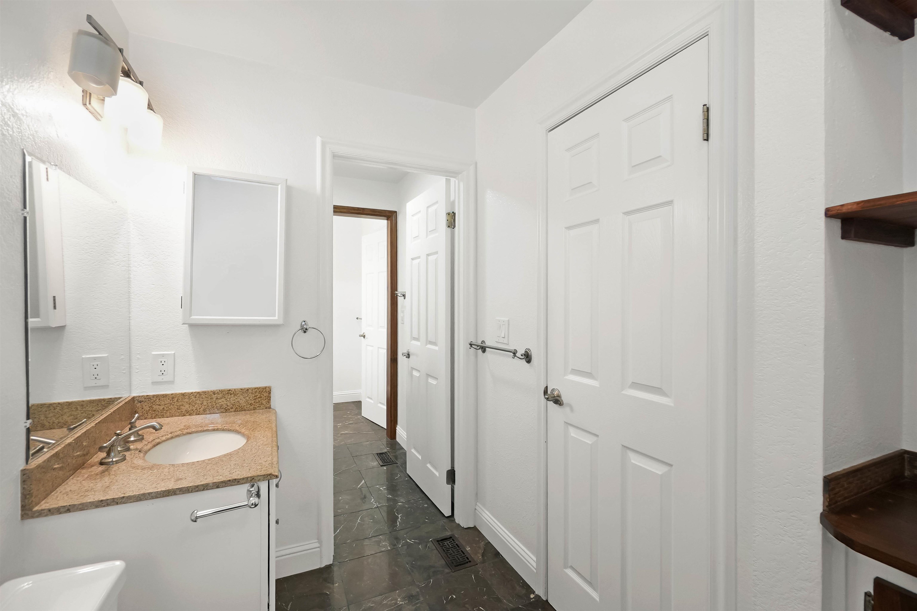 Photo #23: 41123216 Listing: Photo #23