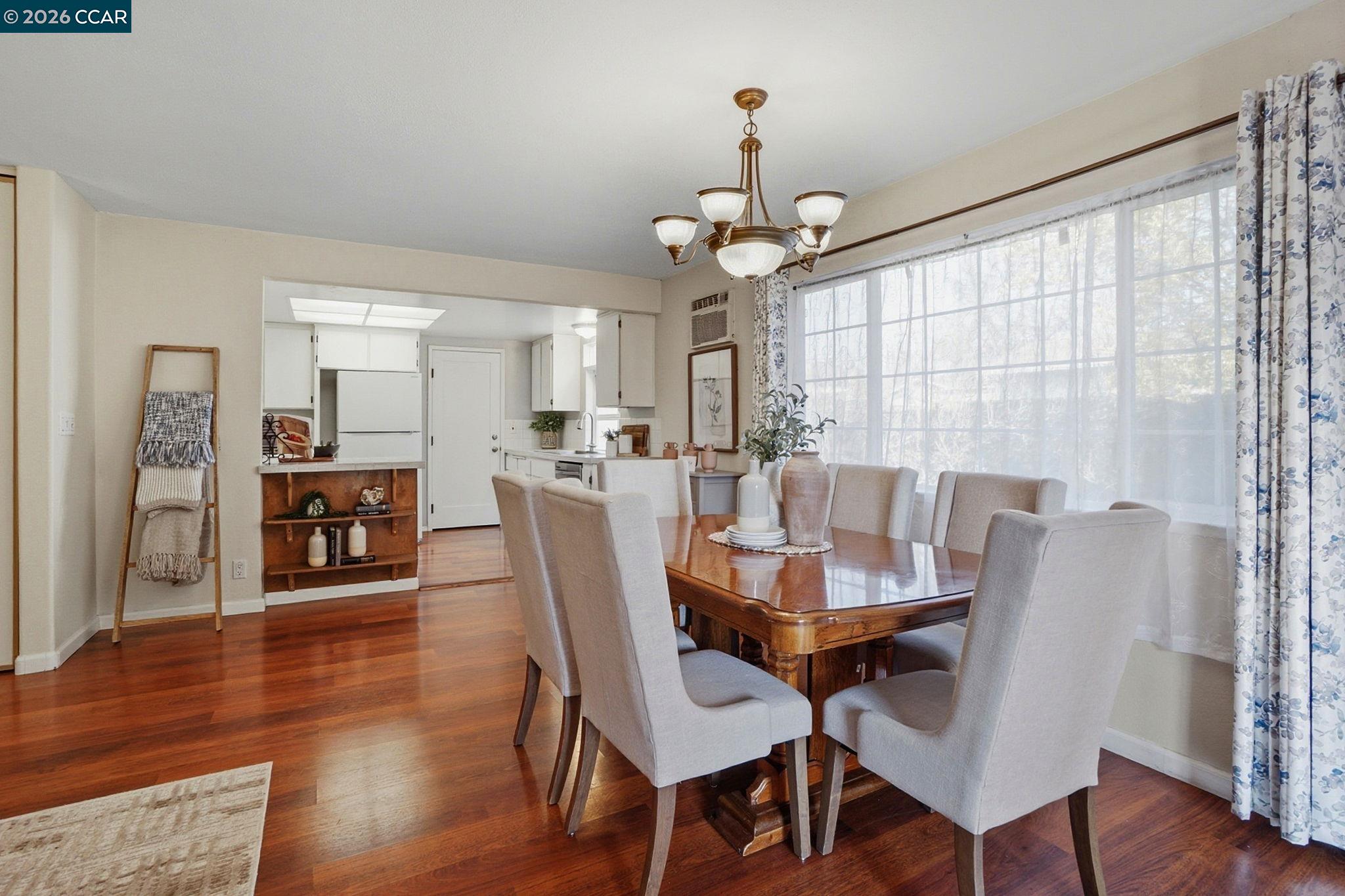 Detail Gallery Image 12 of 41 For 3617 Sanford St, Concord,  CA 94520 - 3 Beds | 2 Baths