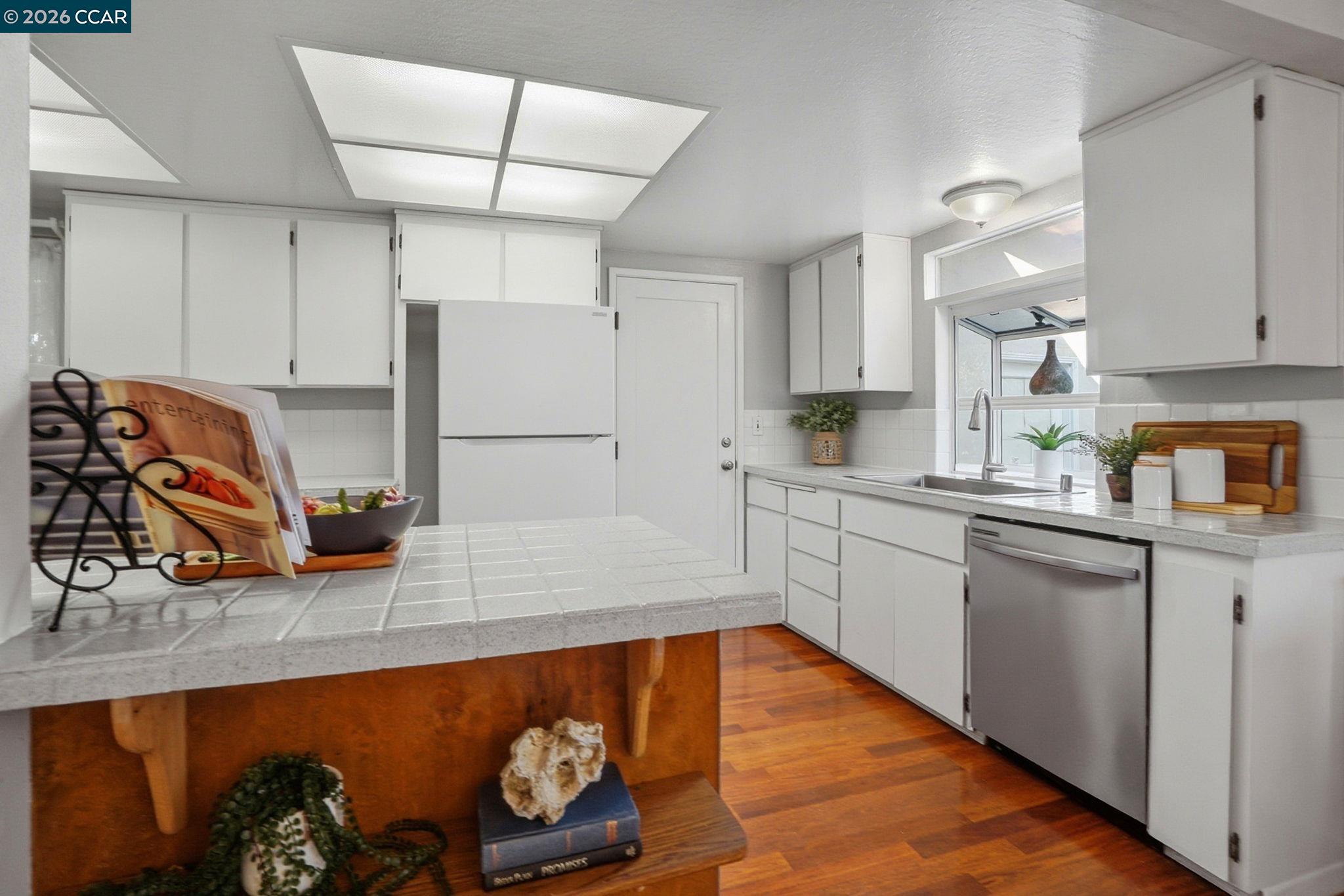 Detail Gallery Image 16 of 41 For 3617 Sanford St, Concord,  CA 94520 - 3 Beds | 2 Baths