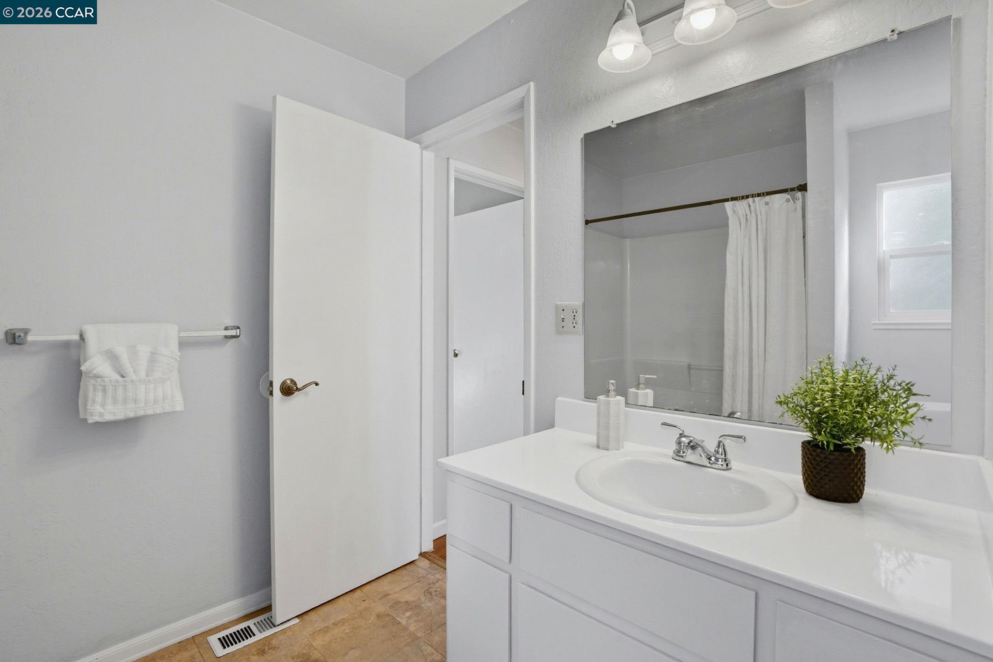 Detail Gallery Image 33 of 41 For 3617 Sanford St, Concord,  CA 94520 - 3 Beds | 2 Baths