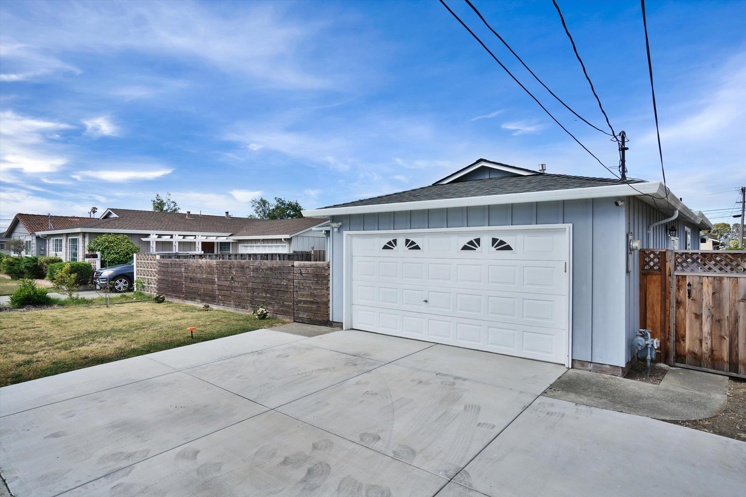 Detail Gallery Image 3 of 41 For 13921 Tahiti Rd, San Leandro,  CA 94577 - 3 Beds | 2 Baths