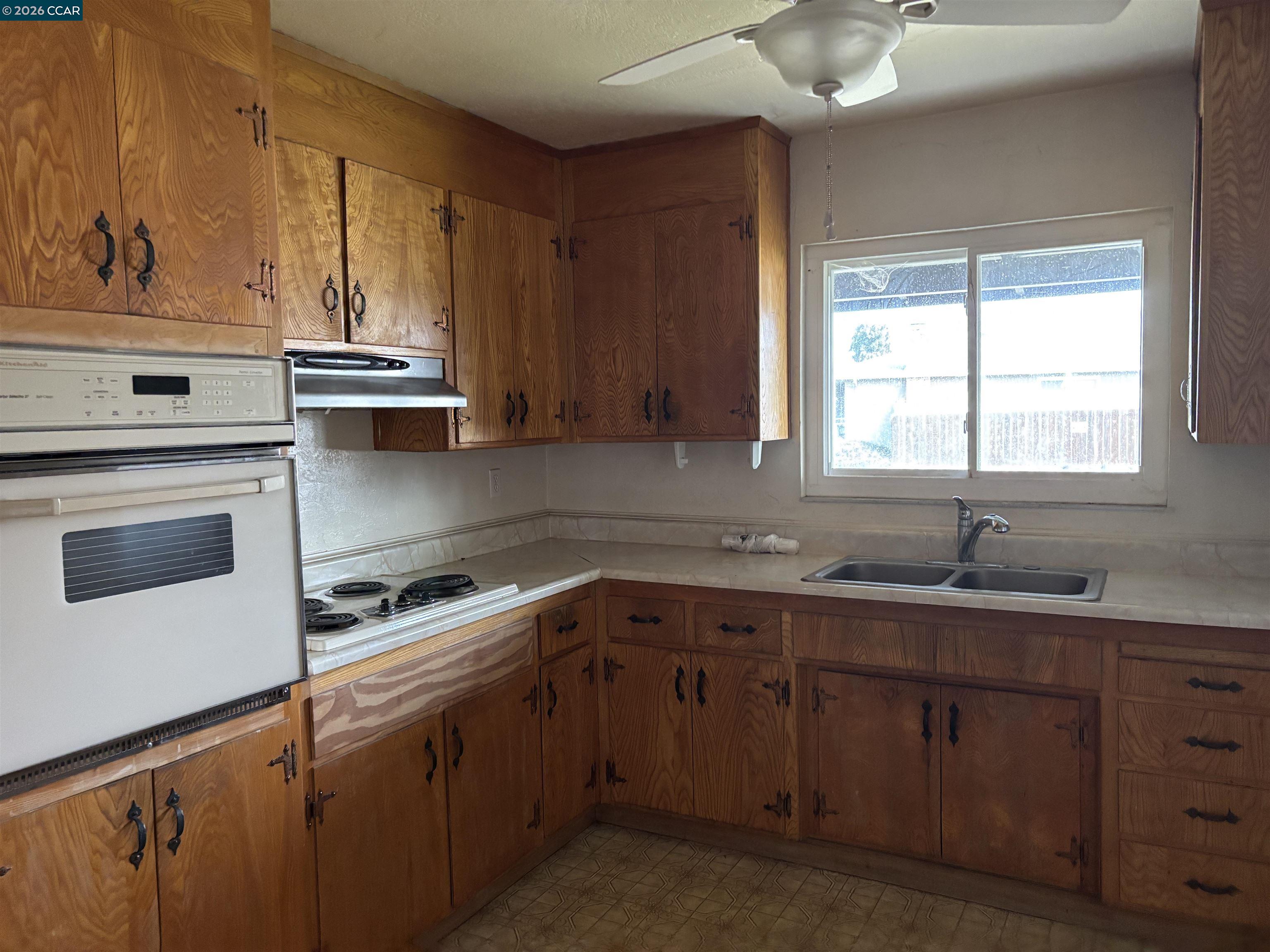 Detail Gallery Image 16 of 22 For 1304 E 13th St, Antioch,  CA 94509 - 3 Beds | 2 Baths