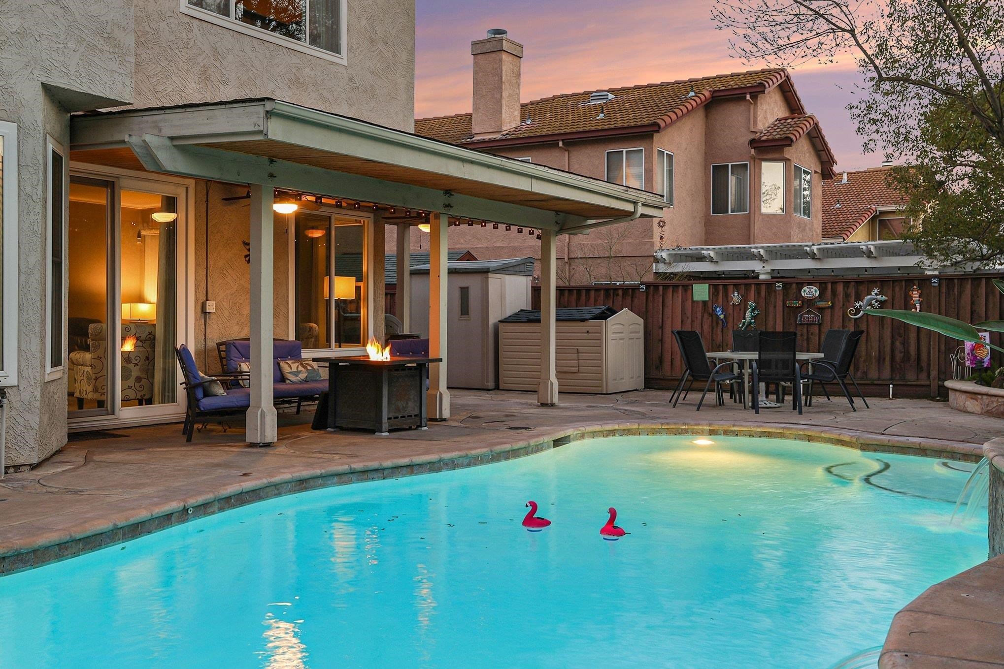 Detail Gallery Image 6 of 41 For 4824 Woodbridge Way, Antioch,  CA 94531 - 4 Beds | 3 Baths