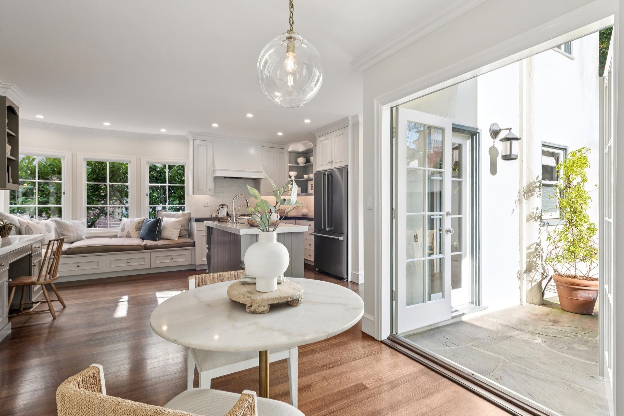 Detail Gallery Image 15 of 57 For 136 Waldo Ave, Piedmont,  CA 94611 - 5 Beds | 2/1 Baths