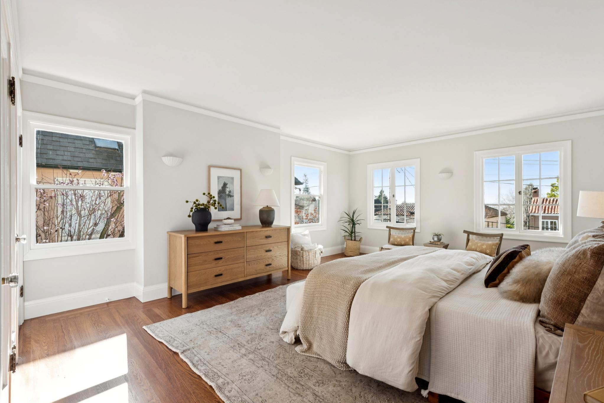 Detail Gallery Image 32 of 57 For 136 Waldo Ave, Piedmont,  CA 94611 - 5 Beds | 2/1 Baths