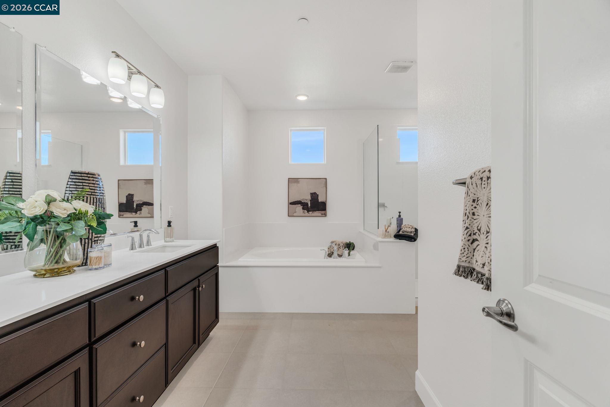 Detail Gallery Image 33 of 52 For 1553 S Perkins Place, Mountain House,  CA 95391-8222 - 4 Beds | 3/1 Baths