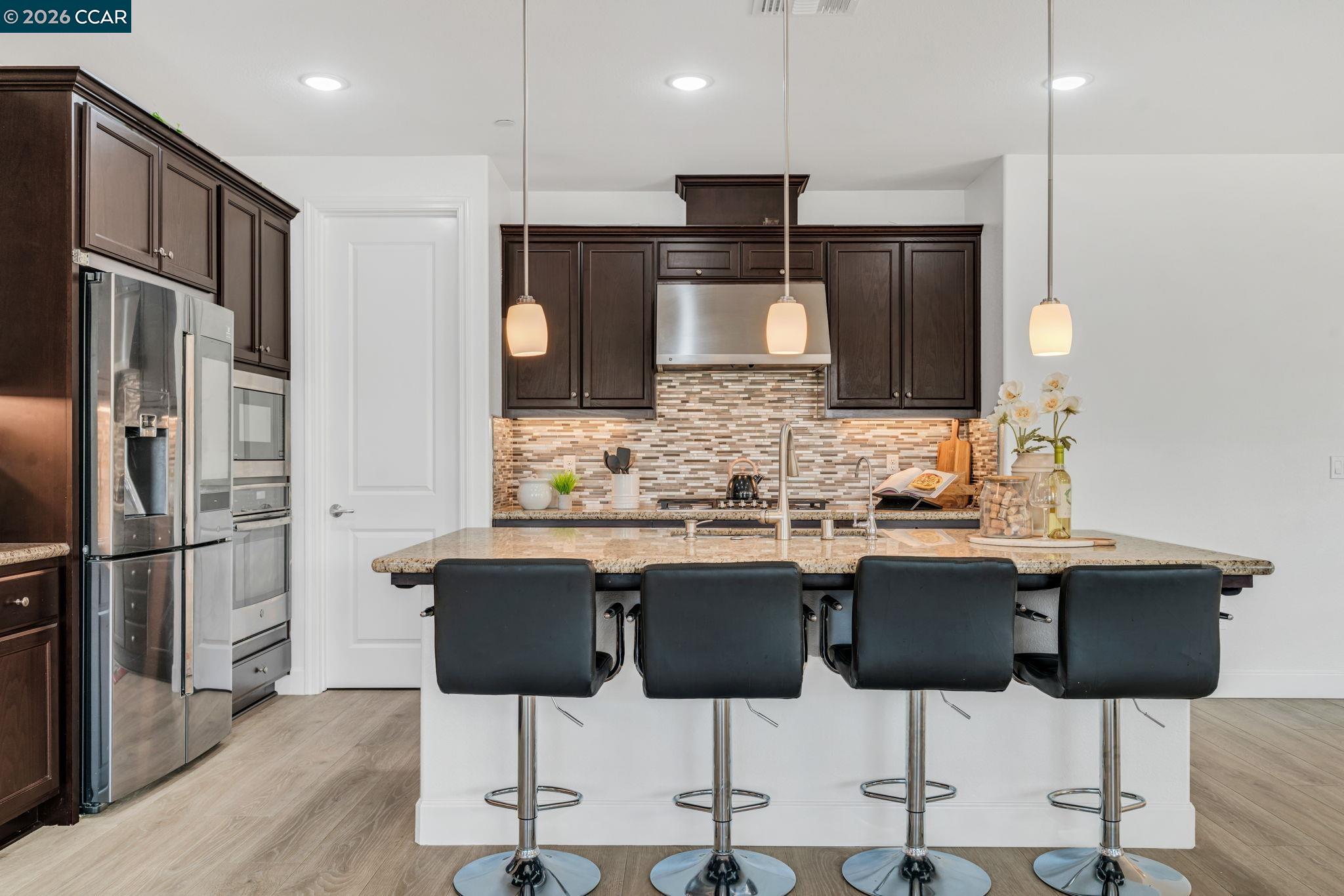 Detail Gallery Image 7 of 52 For 1553 S Perkins Place, Mountain House,  CA 95391-8222 - 4 Beds | 3/1 Baths