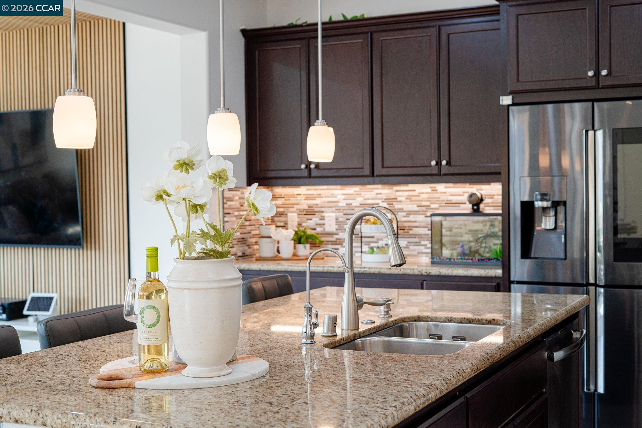 Detail Gallery Image 10 of 52 For 1553 S Perkins Place, Mountain House,  CA 95391-8222 - 4 Beds | 3/1 Baths