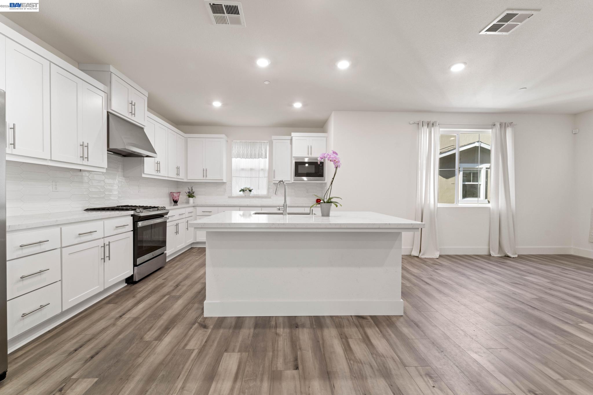 Detail Gallery Image 11 of 59 For 37221 Salt Pond Pl, Newark,  CA 94560 - 4 Beds | 4 Baths