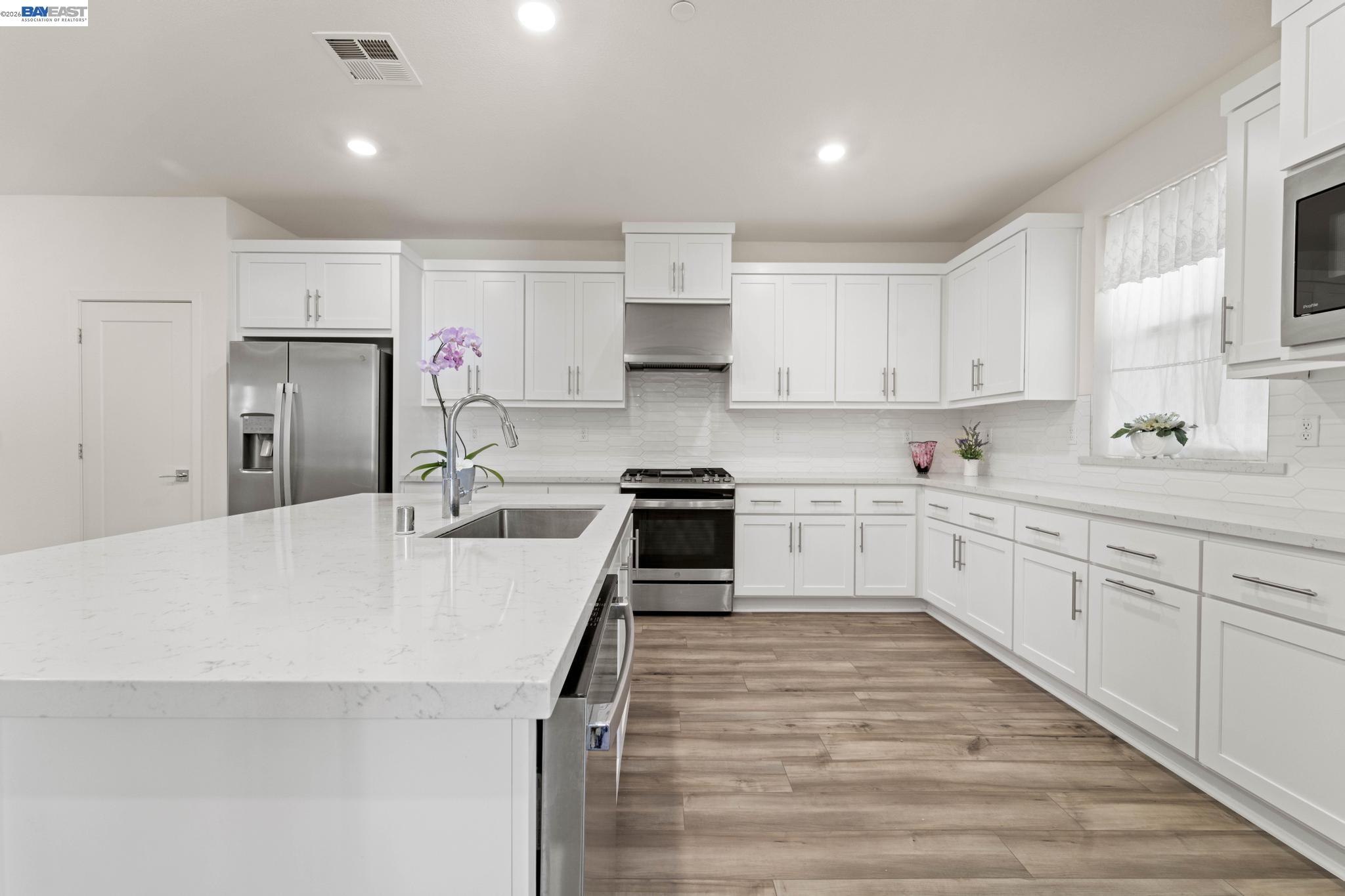 Detail Gallery Image 13 of 59 For 37221 Salt Pond Pl, Newark,  CA 94560 - 4 Beds | 4 Baths