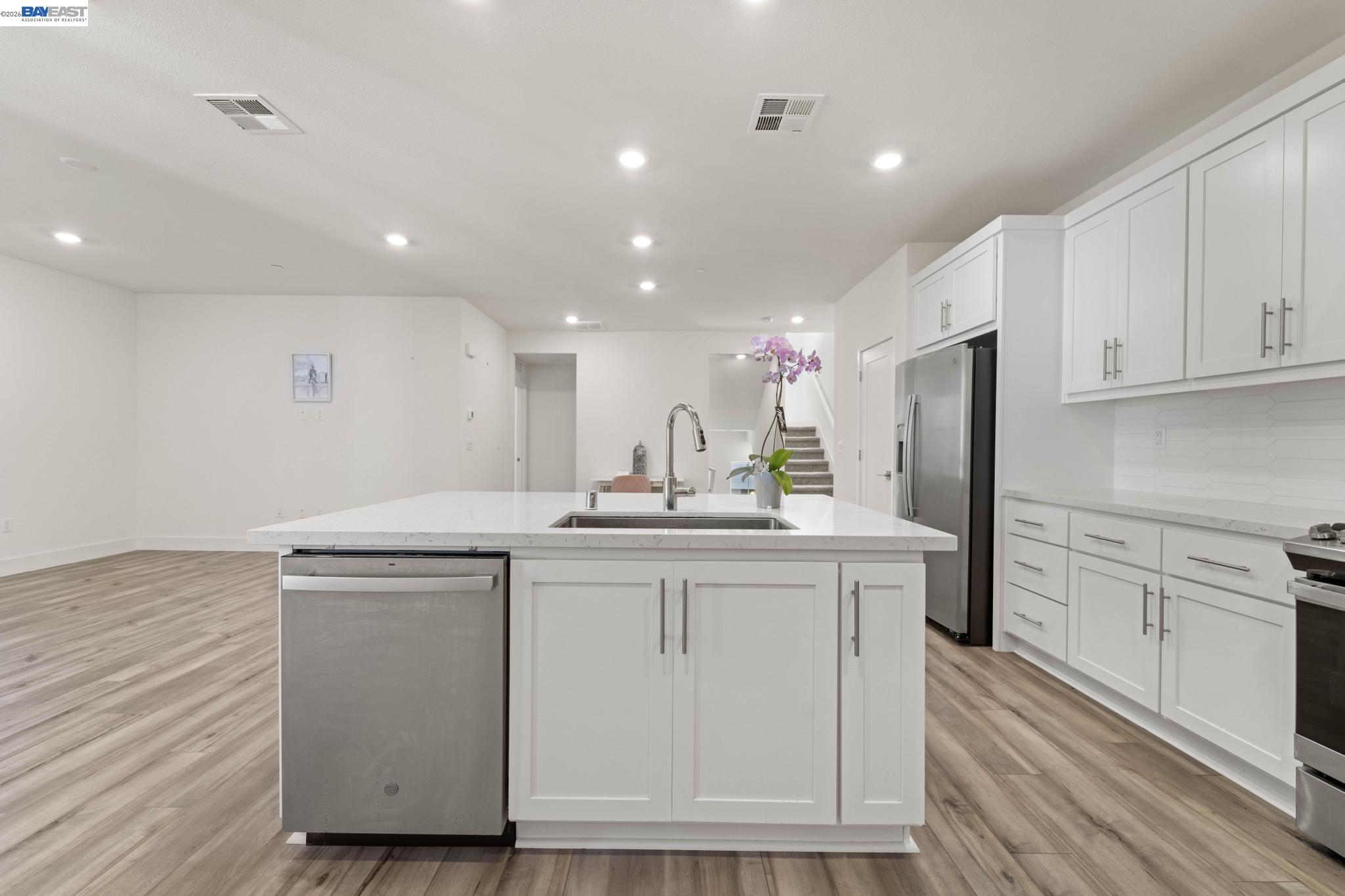 Detail Gallery Image 14 of 59 For 37221 Salt Pond Pl, Newark,  CA 94560 - 4 Beds | 4 Baths