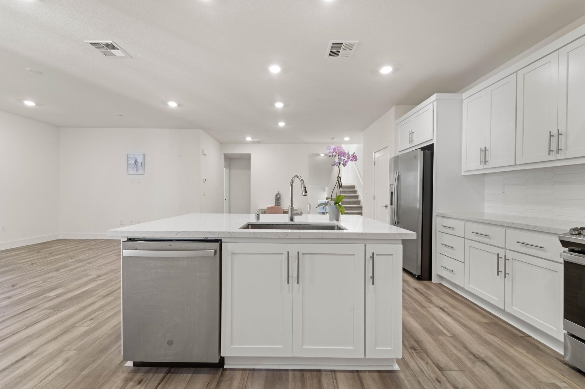 Detail Gallery Image 14 of 59 For 37221 Salt Pond Pl, Newark,  CA 94560 - 4 Beds | 4 Baths