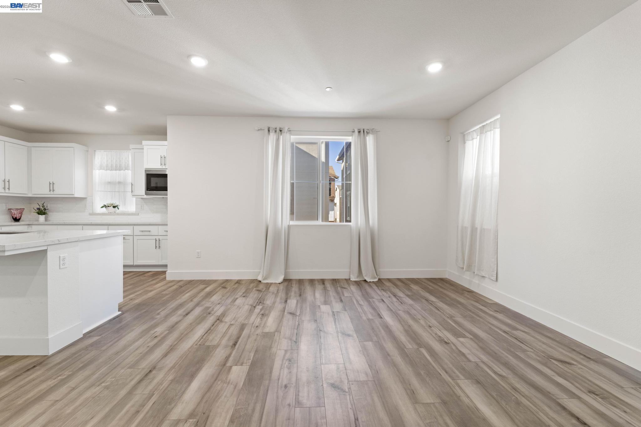 Detail Gallery Image 15 of 59 For 37221 Salt Pond Pl, Newark,  CA 94560 - 4 Beds | 4 Baths