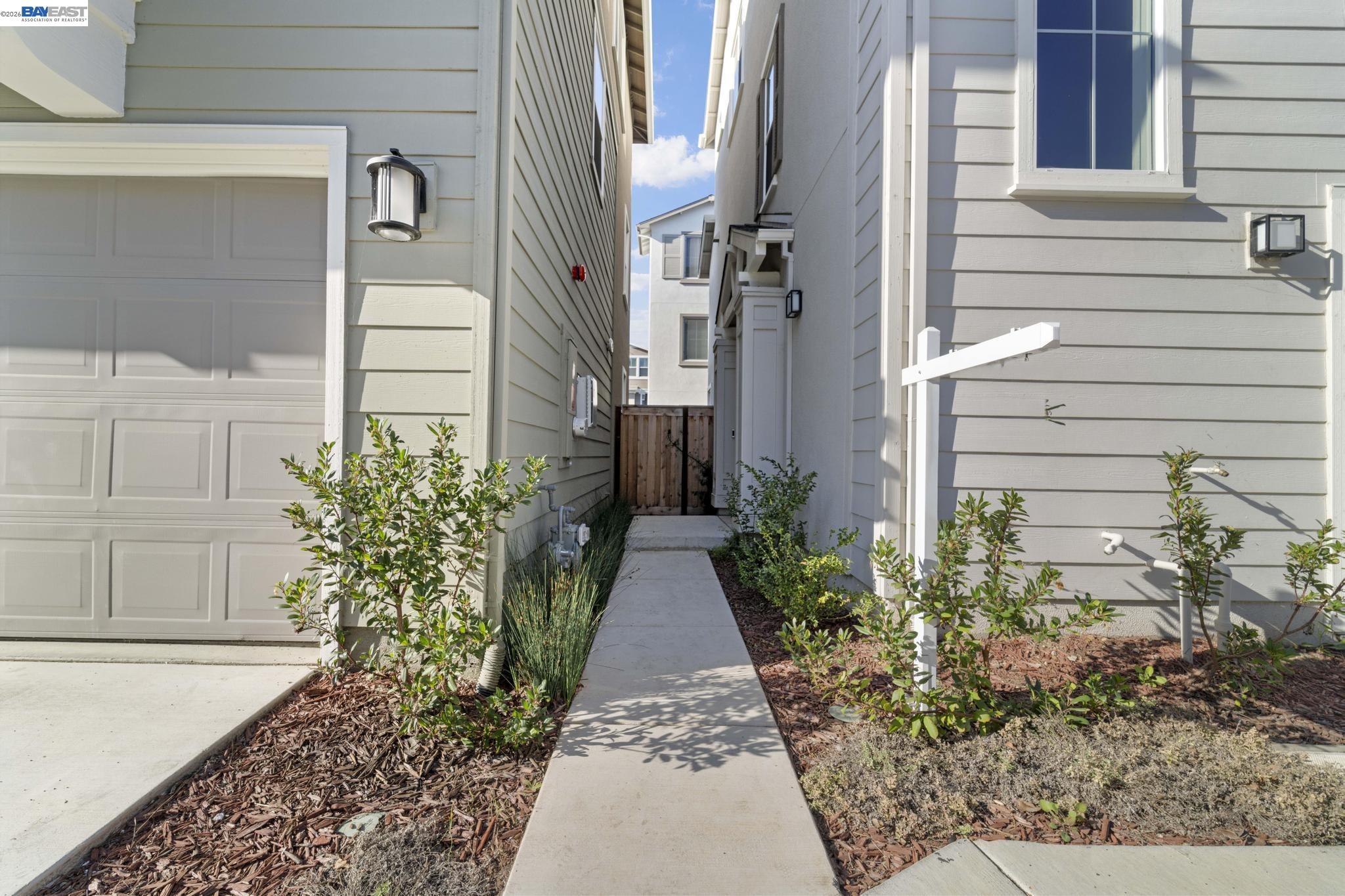 Detail Gallery Image 6 of 59 For 37221 Salt Pond Pl, Newark,  CA 94560 - 4 Beds | 4 Baths