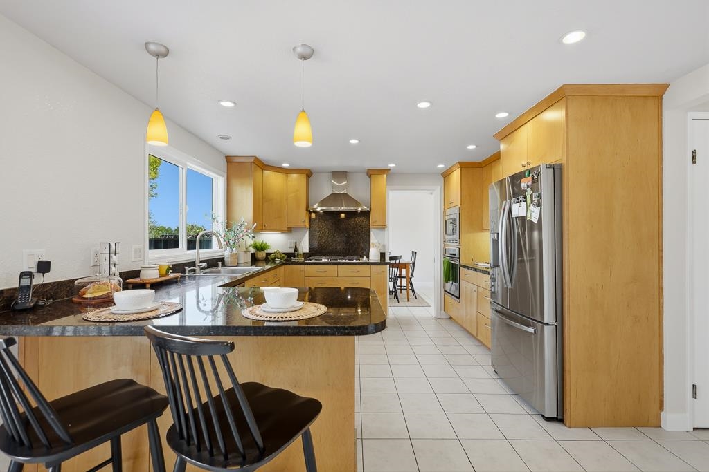 Detail Gallery Image 17 of 60 For 11868 Bloomington Way, Dublin,  CA 94568 - 5 Beds | 2/1 Baths