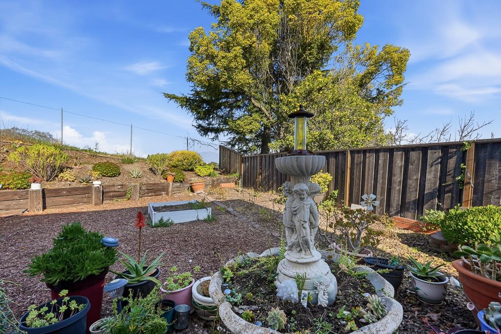 Detail Gallery Image 54 of 60 For 11868 Bloomington Way, Dublin,  CA 94568 - 5 Beds | 2/1 Baths