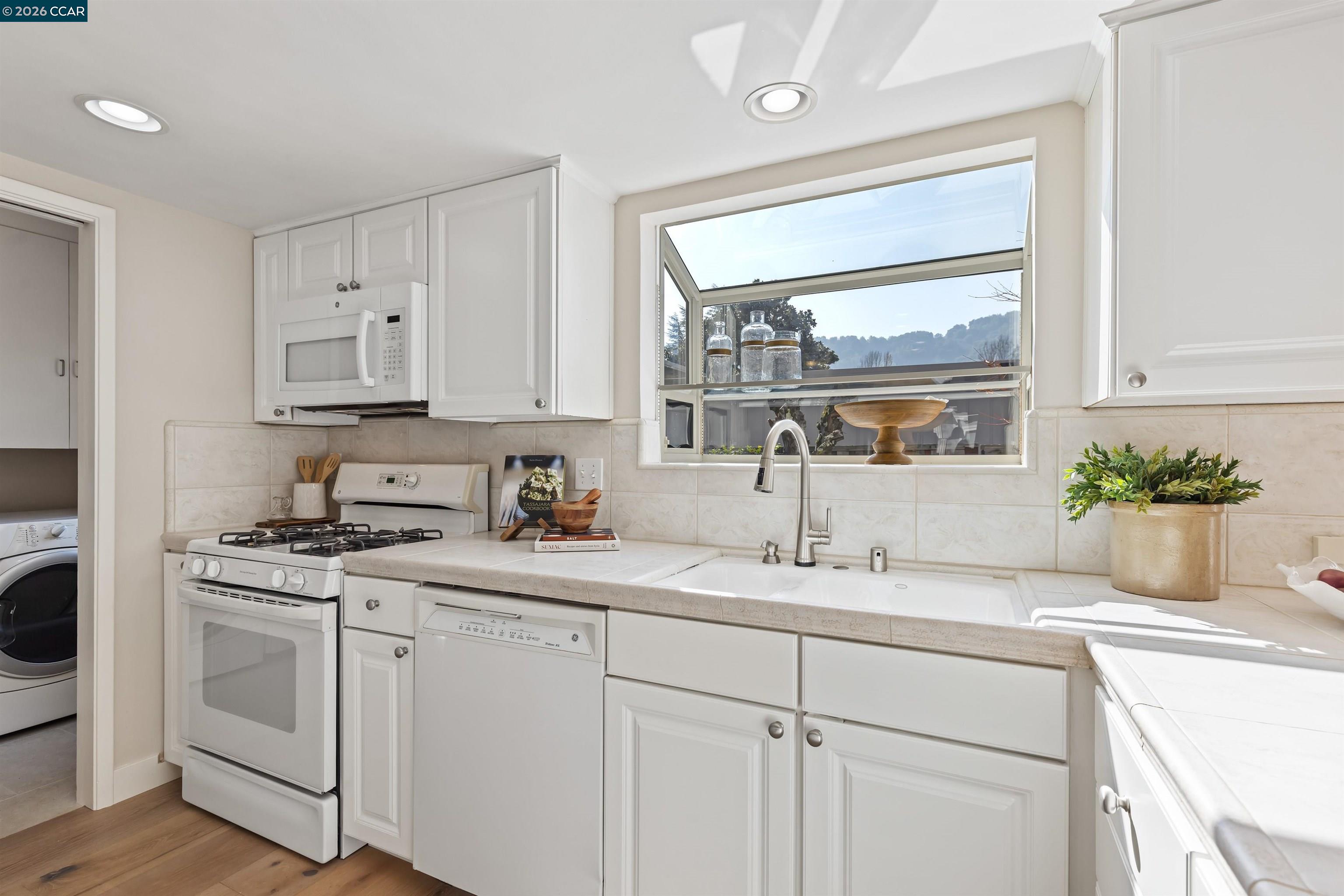 Photo #13: 41123256 Listing: Photo #13