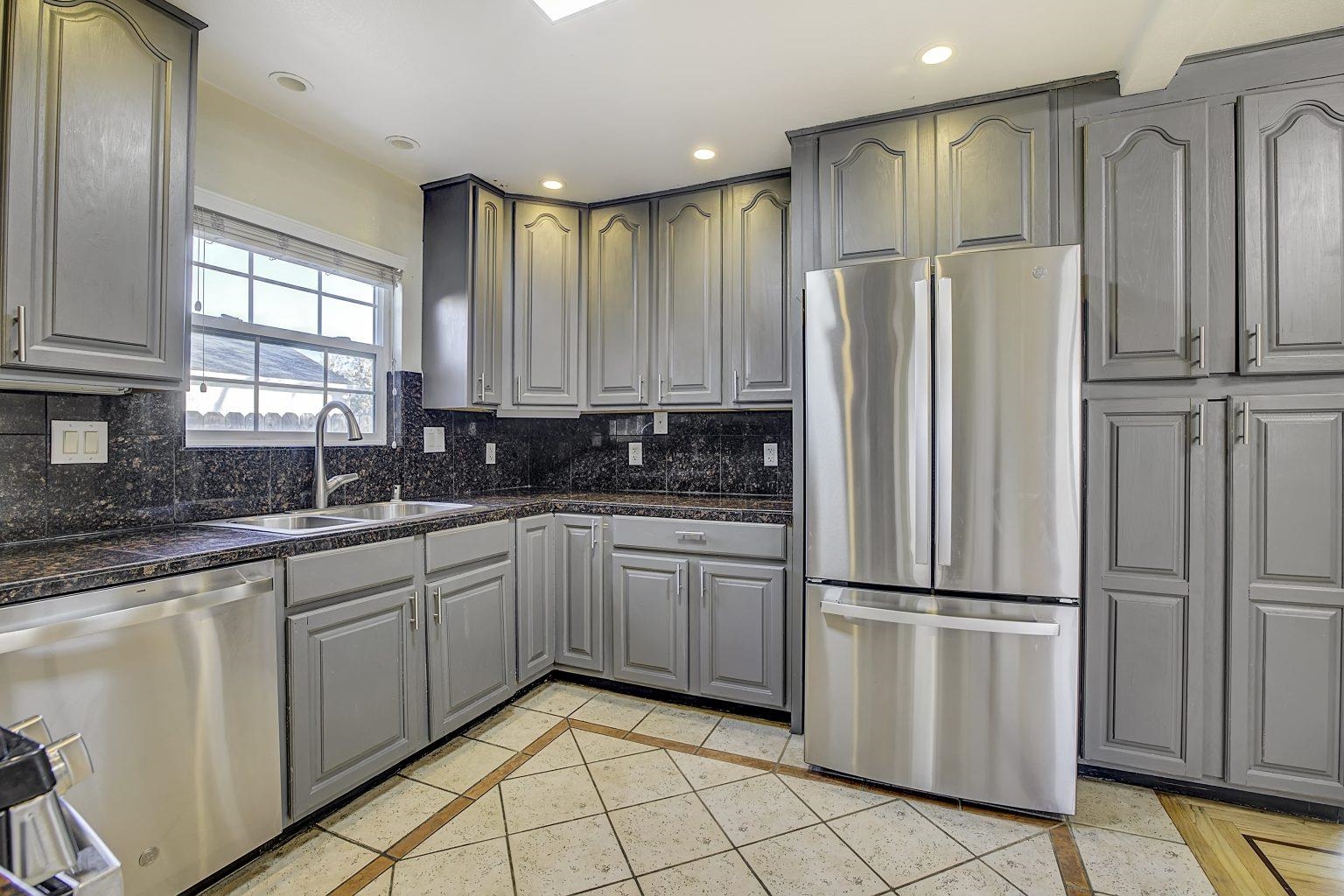 Detail Gallery Image 10 of 47 For 707 Newbury Ave, Antioch,  CA 94509 - 3 Beds | 1 Baths