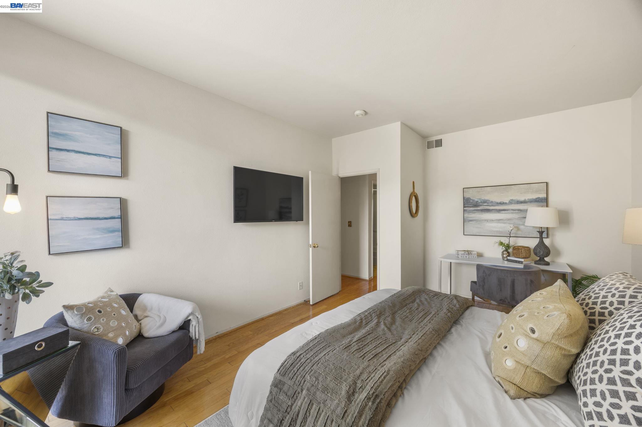 Detail Gallery Image 15 of 32 For 3009 Triumph Dr, Alameda,  CA 94501 - 2 Beds | 2 Baths