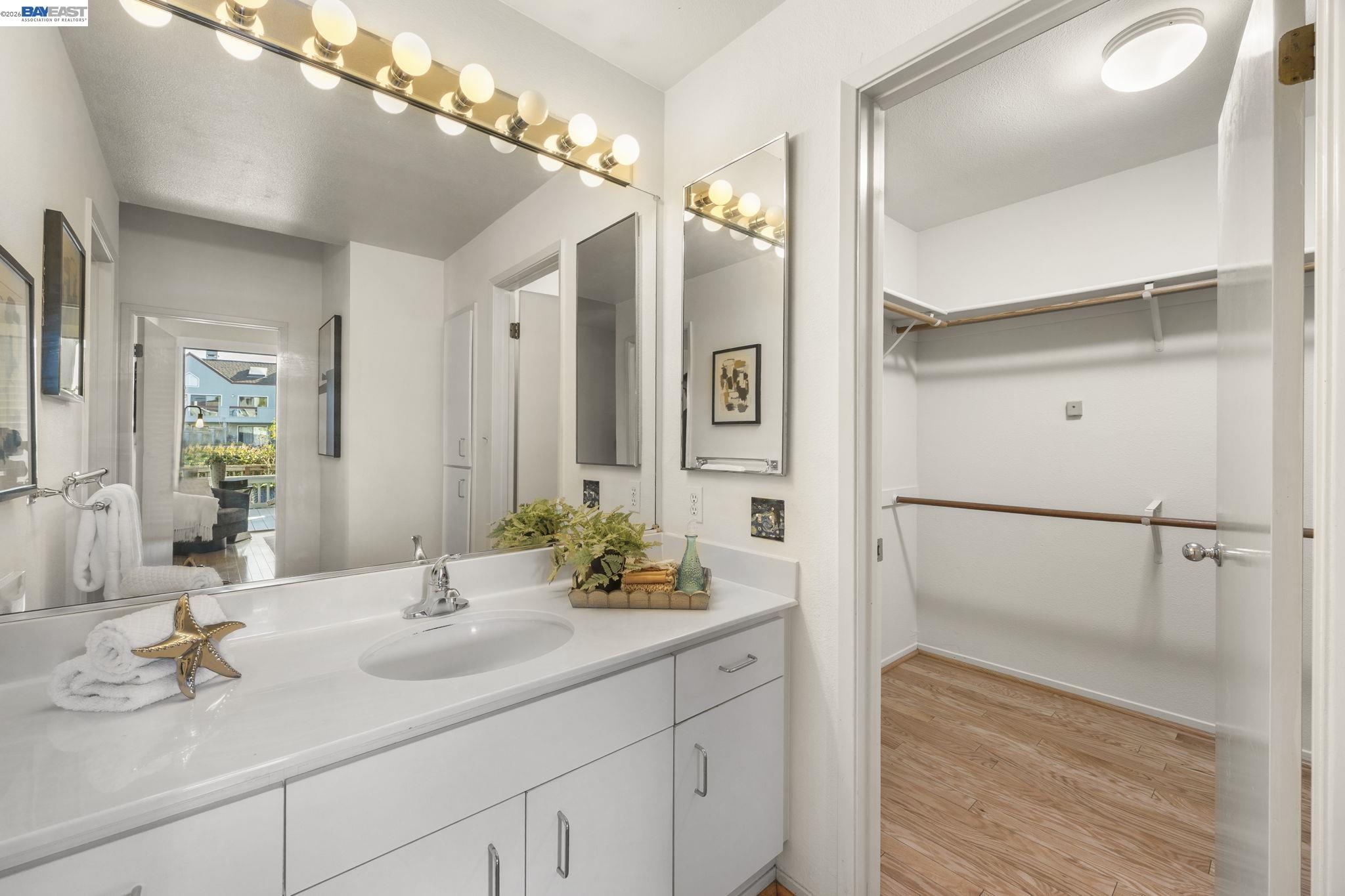 Detail Gallery Image 16 of 32 For 3009 Triumph Dr, Alameda,  CA 94501 - 2 Beds | 2 Baths