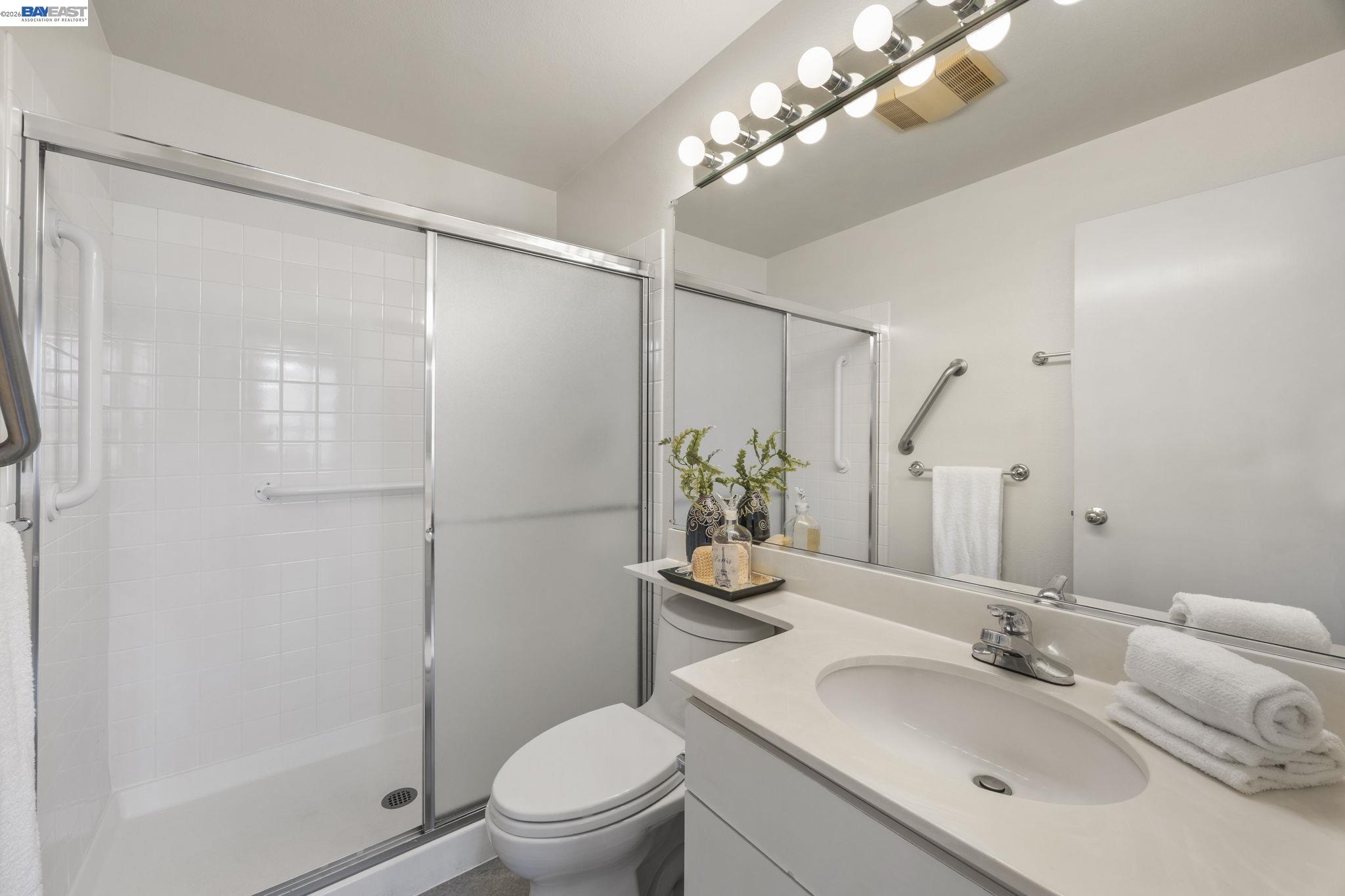 Detail Gallery Image 17 of 32 For 3009 Triumph Dr, Alameda,  CA 94501 - 2 Beds | 2 Baths