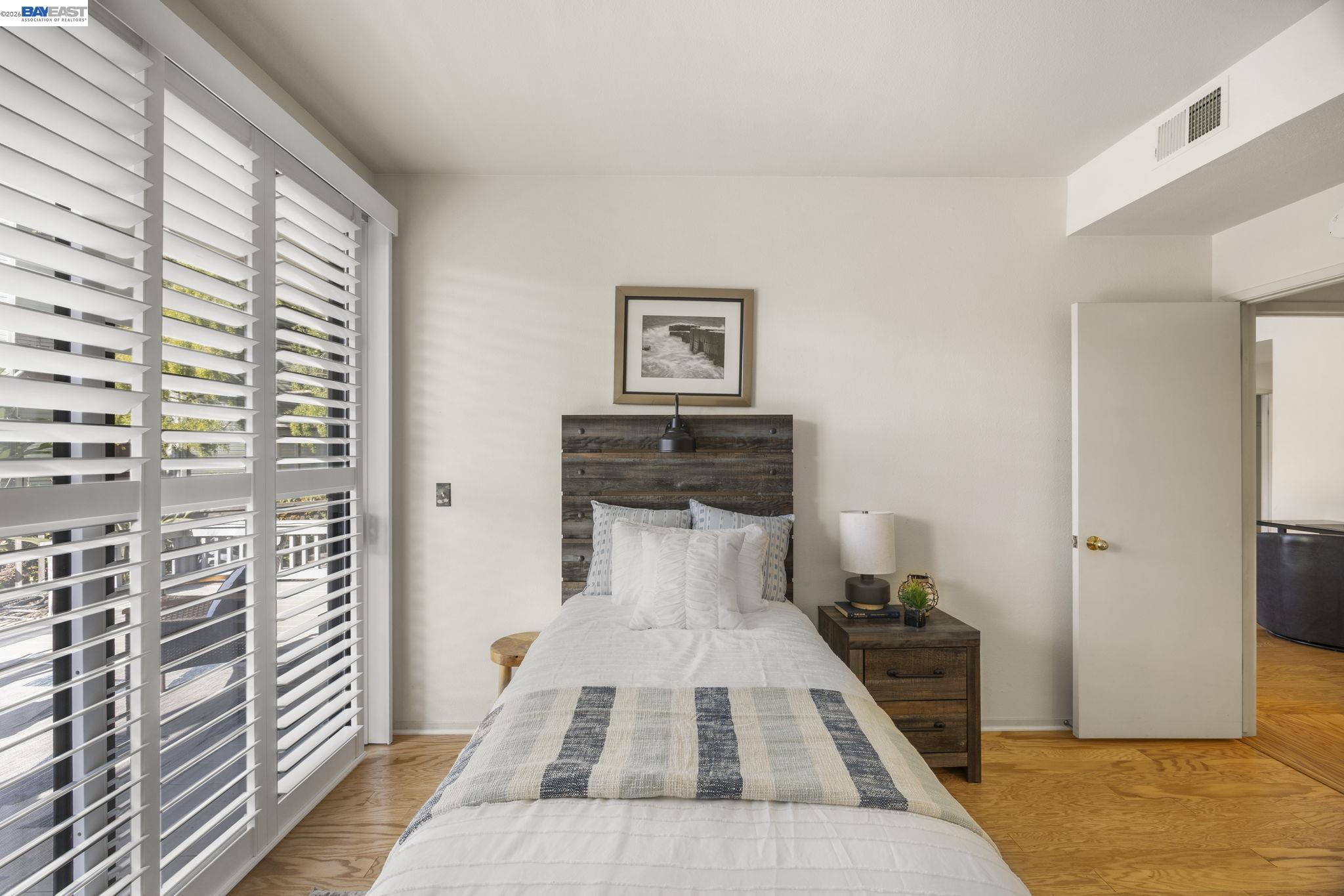 Detail Gallery Image 20 of 32 For 3009 Triumph Dr, Alameda,  CA 94501 - 2 Beds | 2 Baths