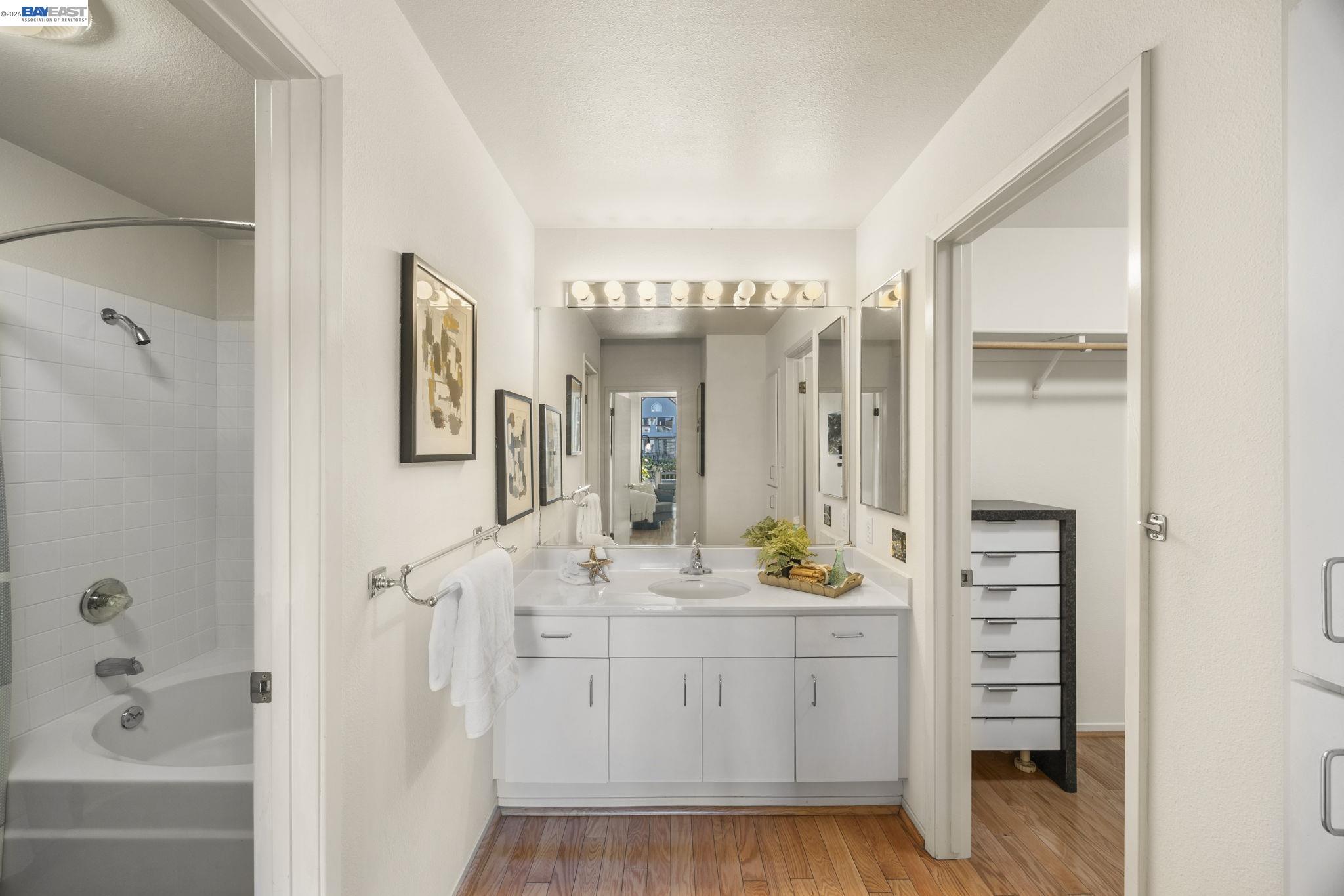 Detail Gallery Image 21 of 32 For 3009 Triumph Dr, Alameda,  CA 94501 - 2 Beds | 2 Baths